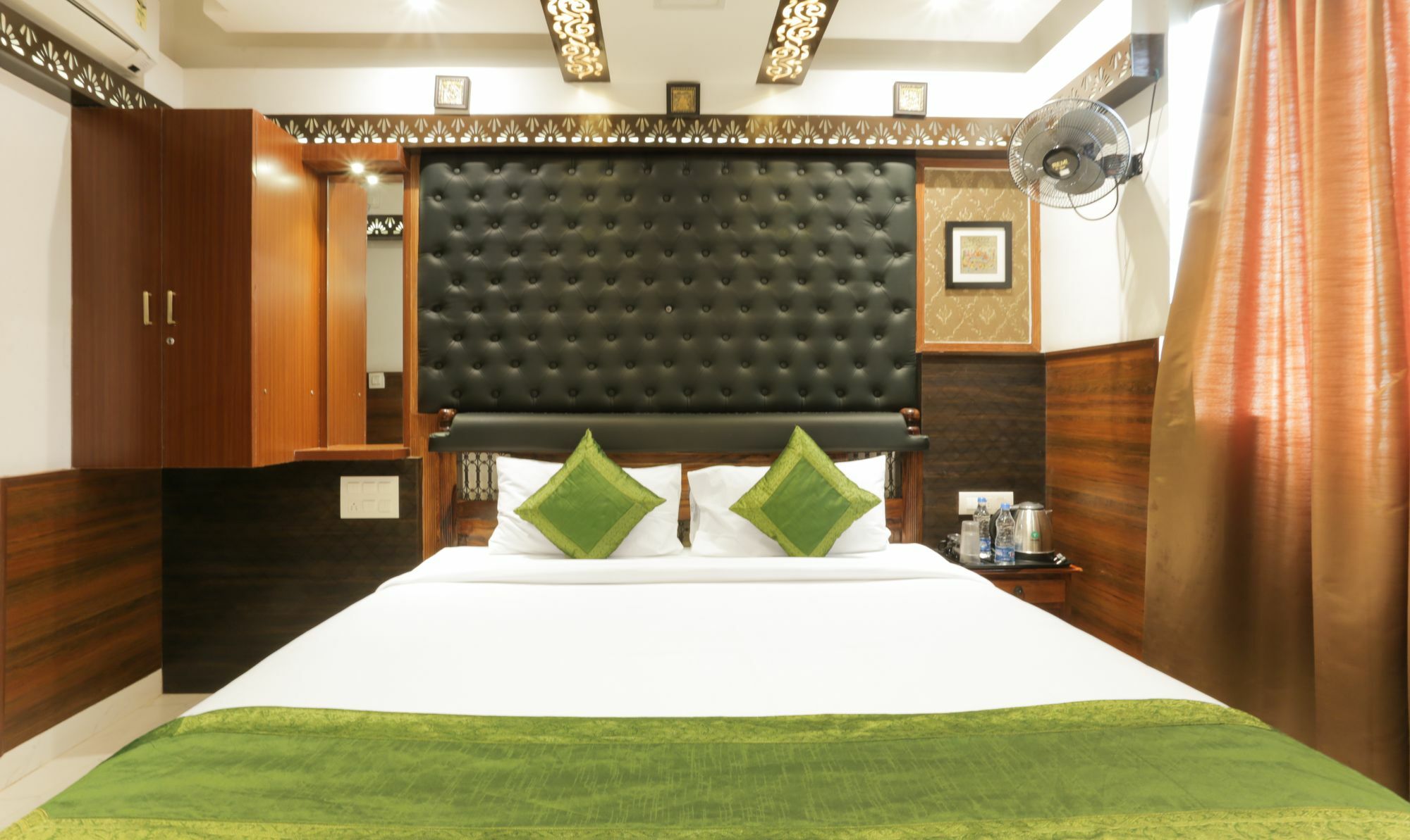 Hotel Dvaraka 3*