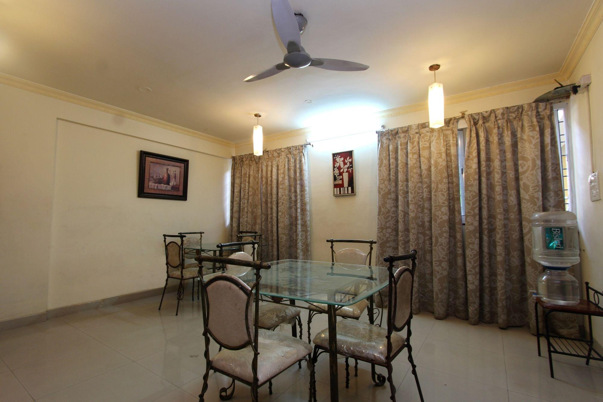 Oyo 8252 Aayush Corporate Bangalore