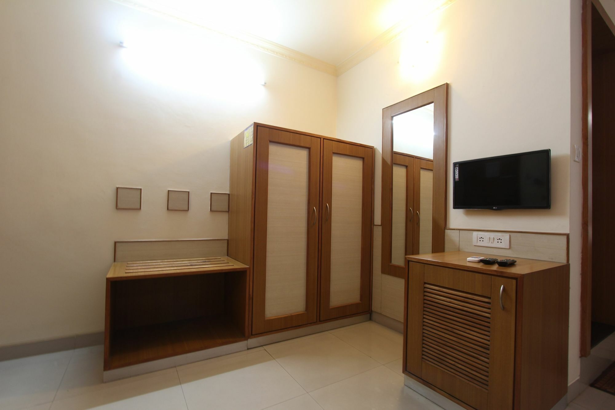 Oyo 8252 Aayush Corporate Bangalore