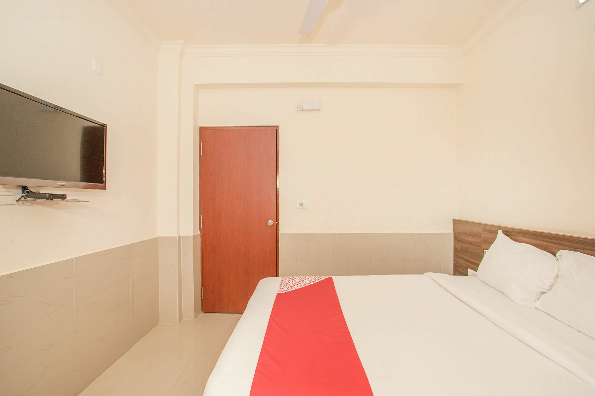Fabexpress Grand Krishna Deluxe Hotel 3*