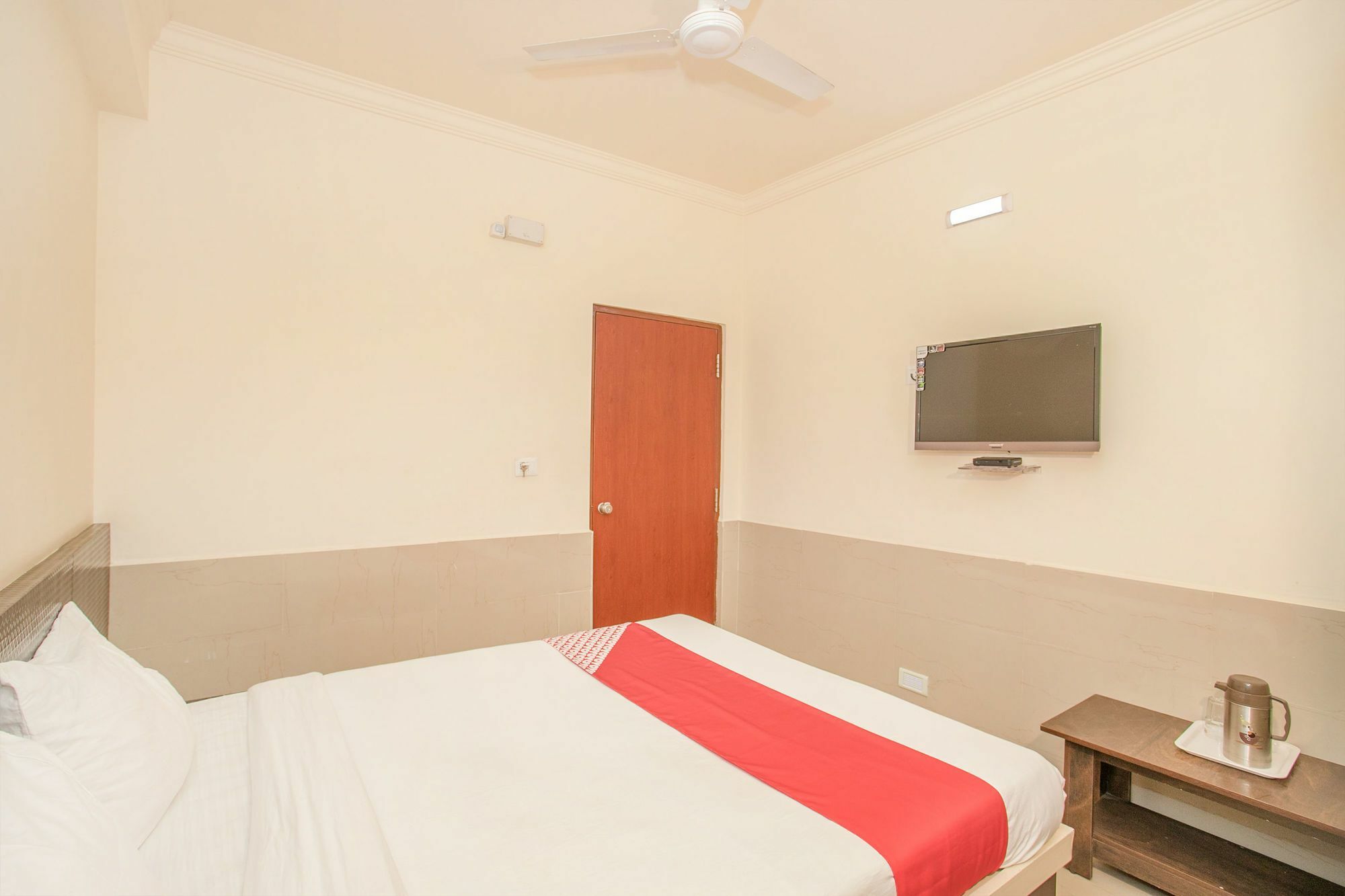 Hotel Fabexpress Grand Krishna Deluxe