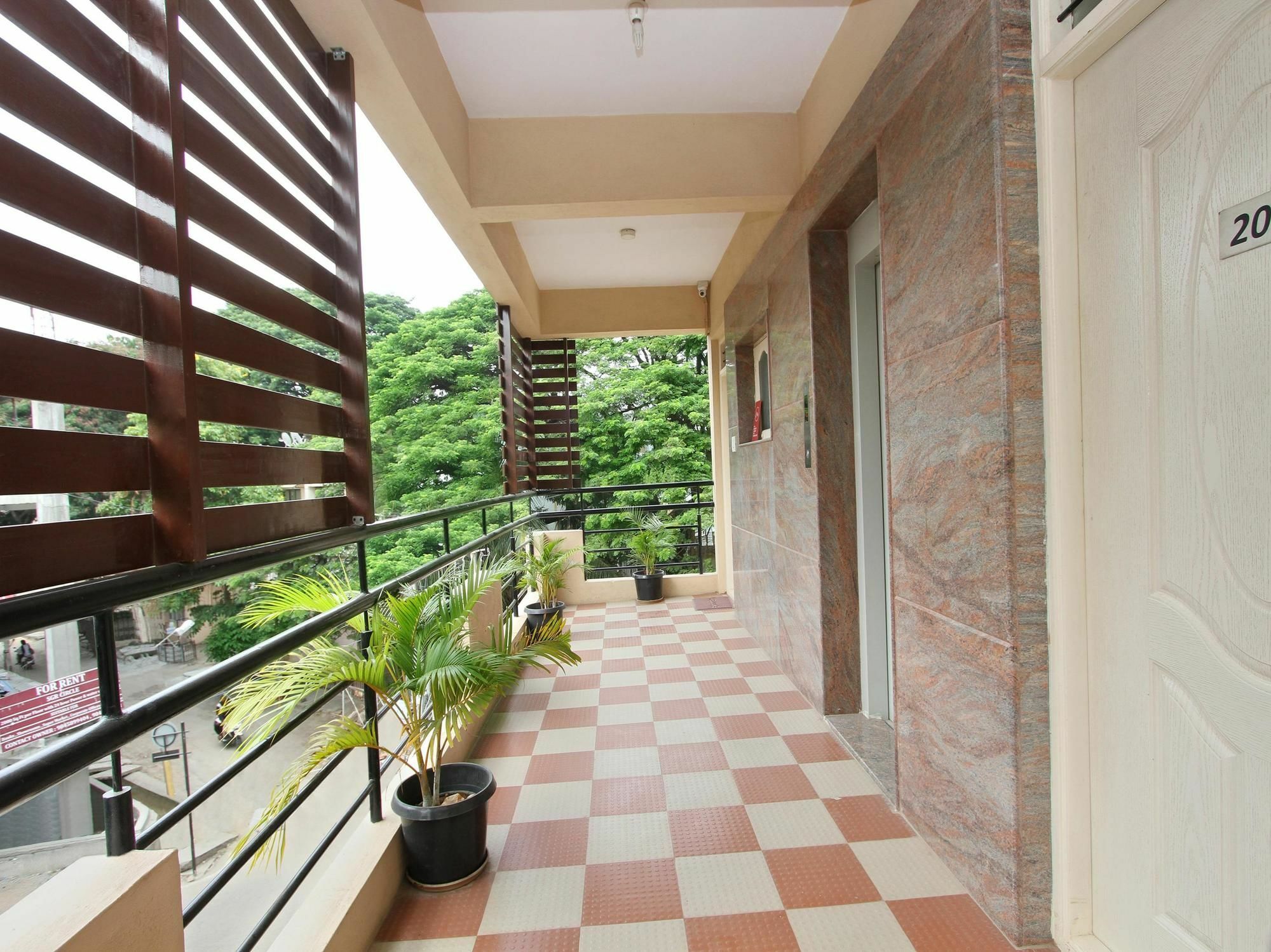Hotel Oyo 2235 Indira Nagar 3*
