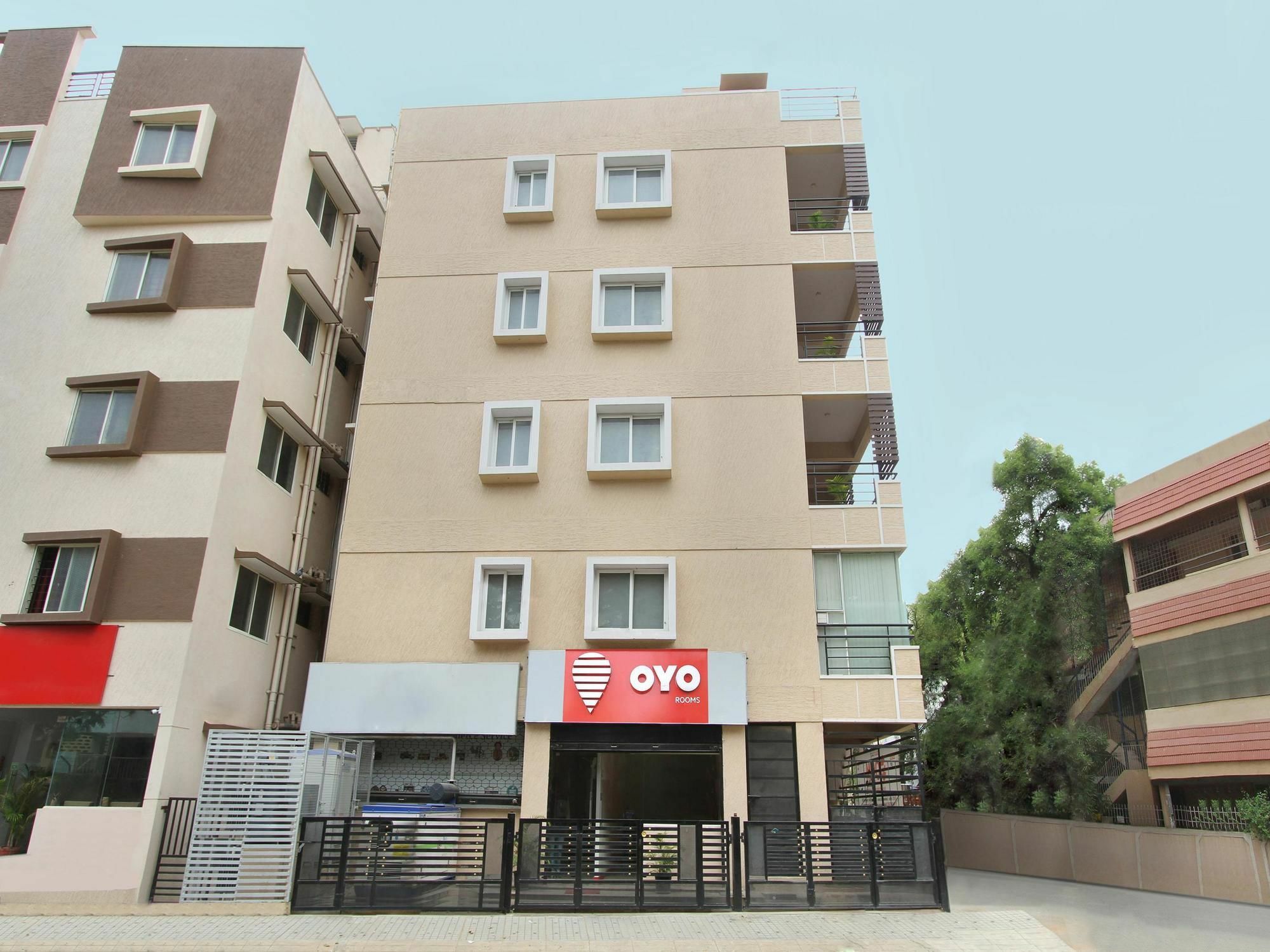 Oyo 2235 Indira Nagar Hotel