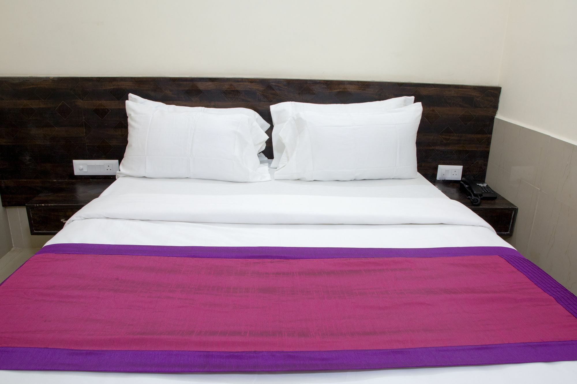 Hotel Fabexpress Grand Krishna Deluxe Bangalore