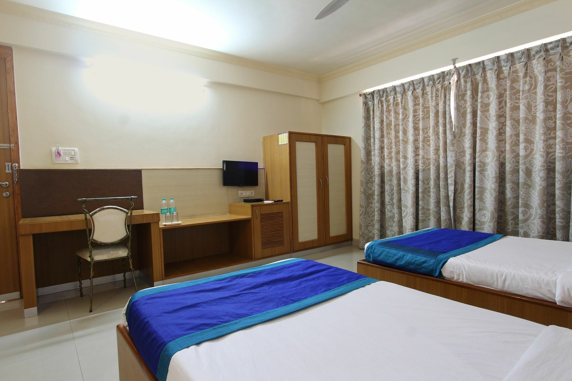 Oyo 8252 Aayush Corporate Bangalore