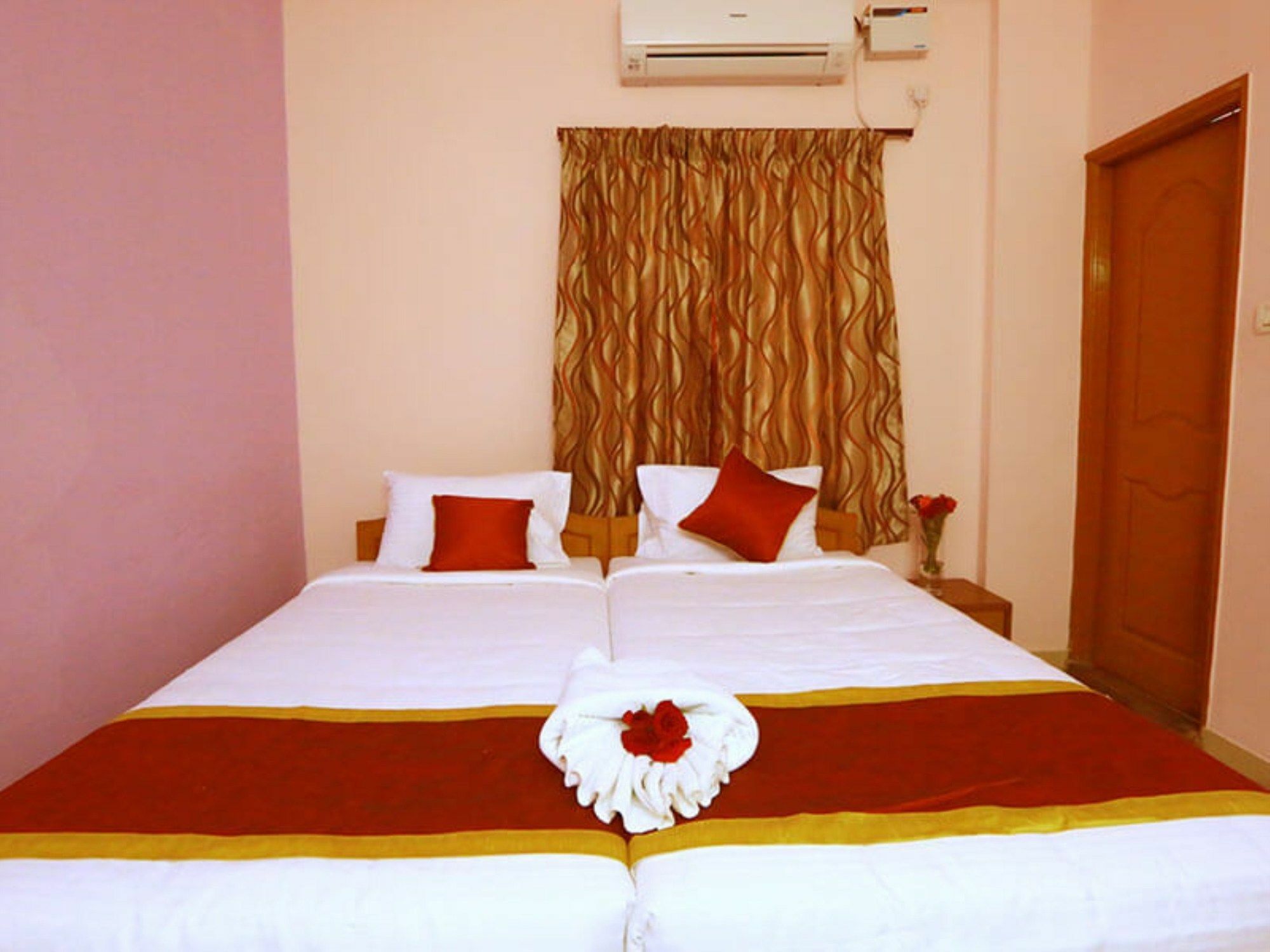 Queen's Castle Hotel 3*