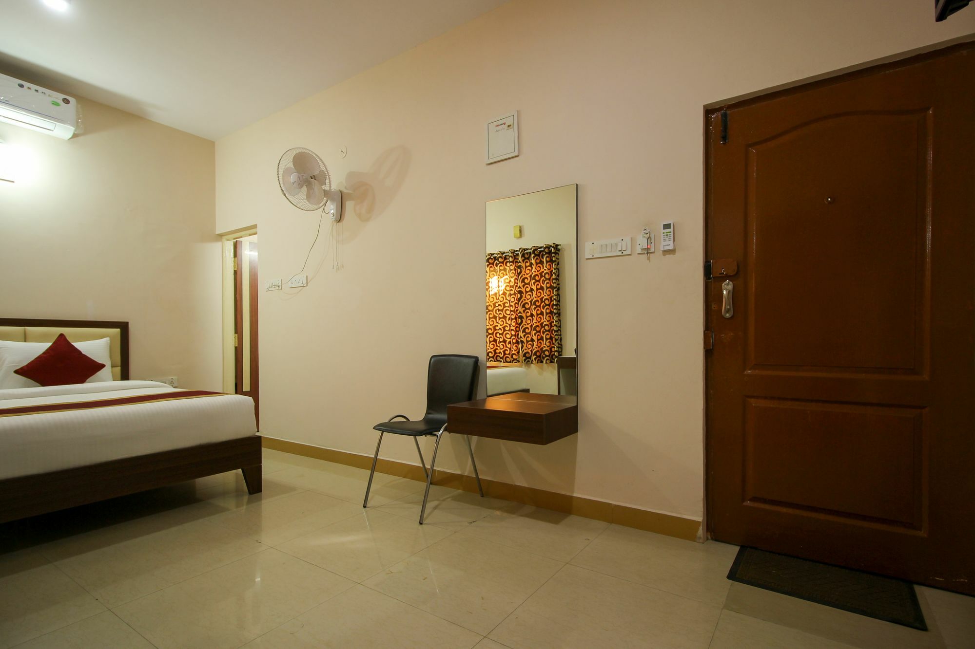 Oyo 8116 Park Hotel Bangalore