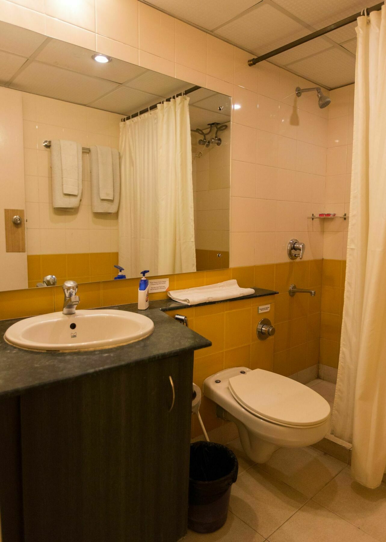 Hotel Sherwood Suites 2*