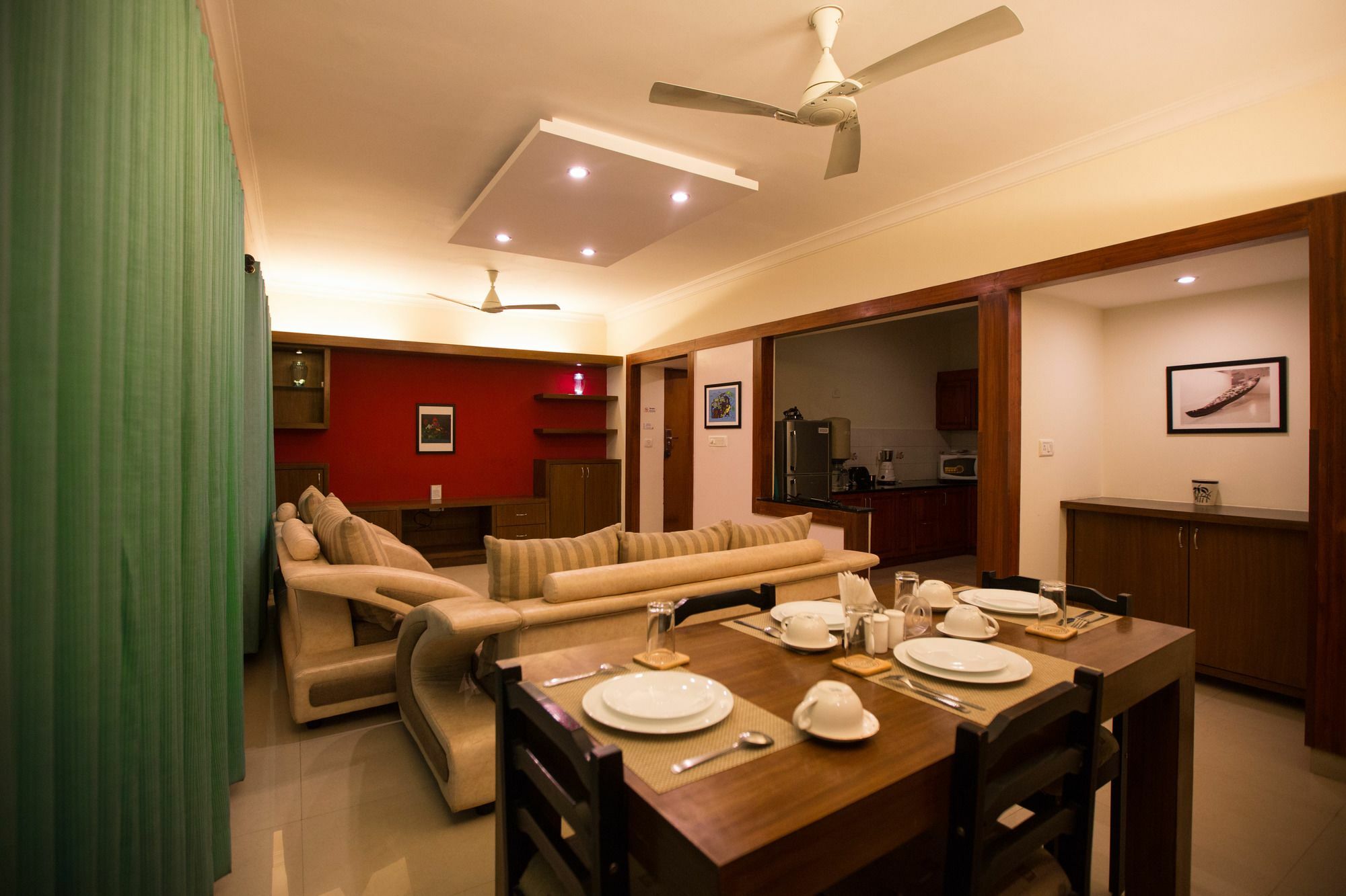 Sherwood Suites Hotel 2*