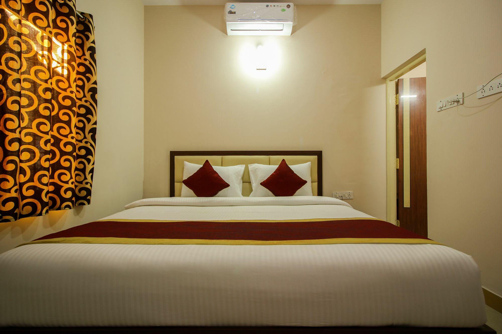 Oyo 8116 Park Hotel Bangalore