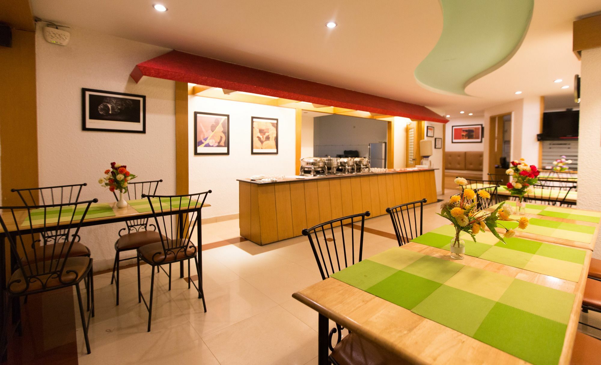 Hotel Sherwood Suites 2*