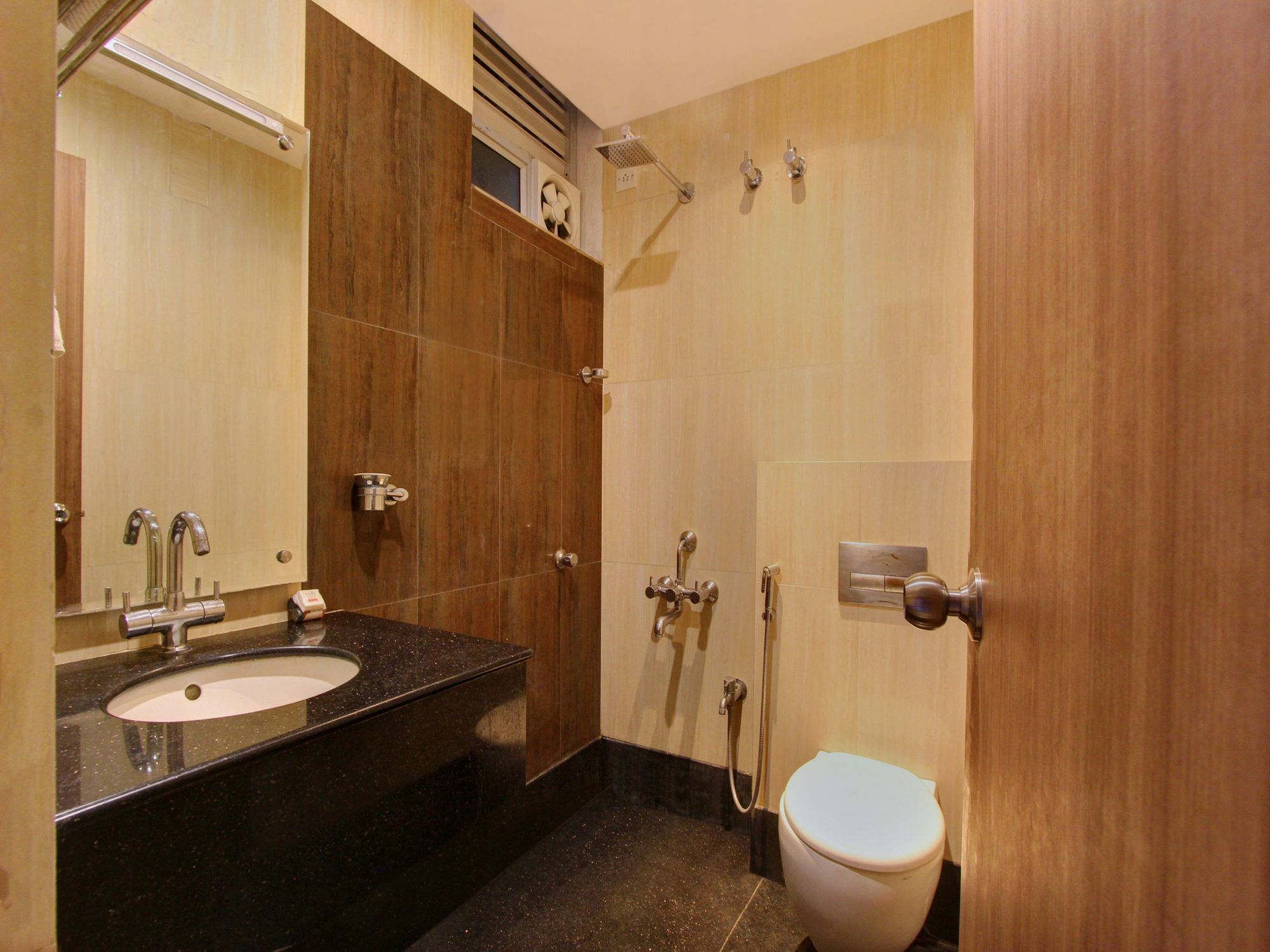Oyo 14796 Hiland Bangalore