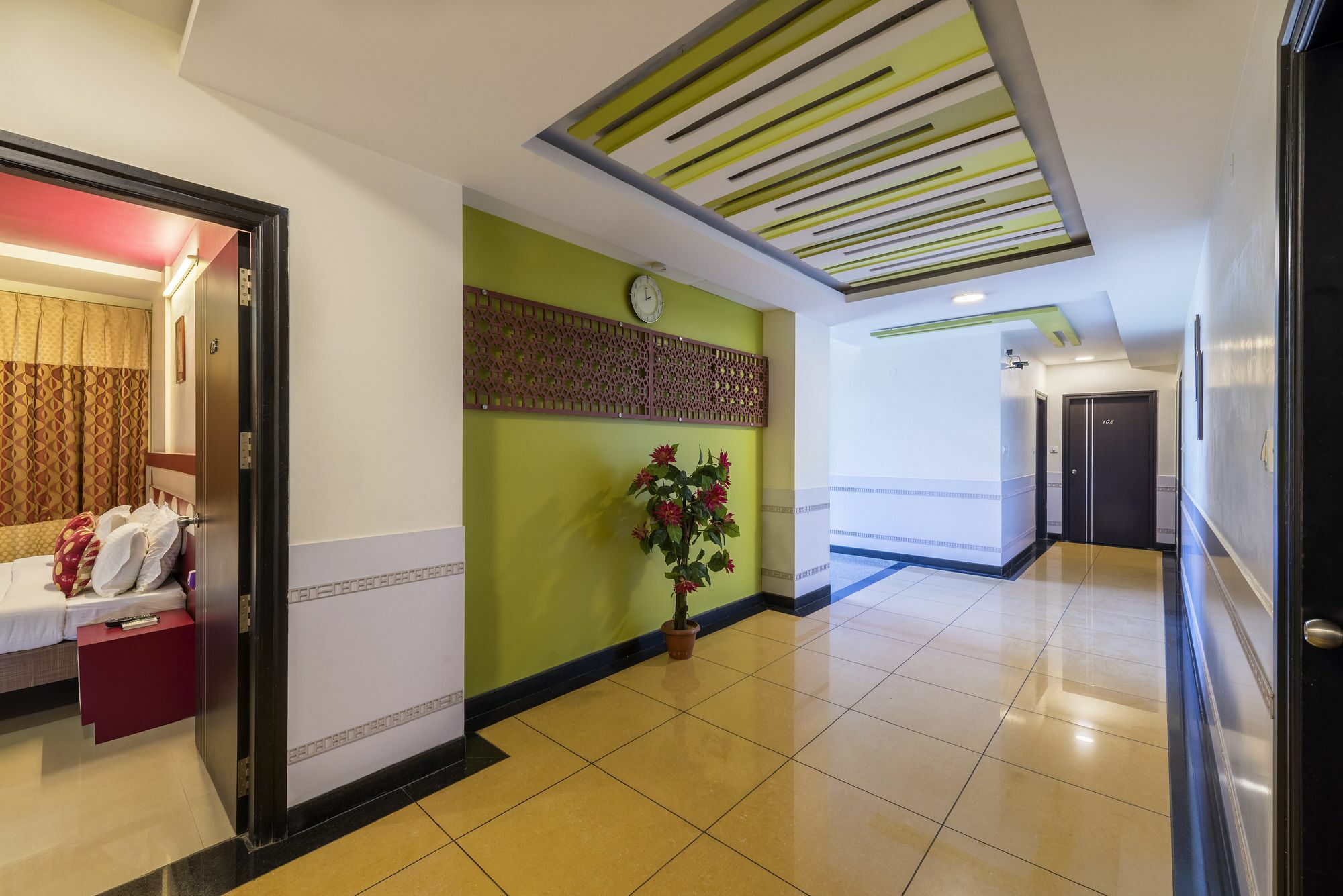 Hotel Treebo Raj Elegance Manyata Tech Park 3*