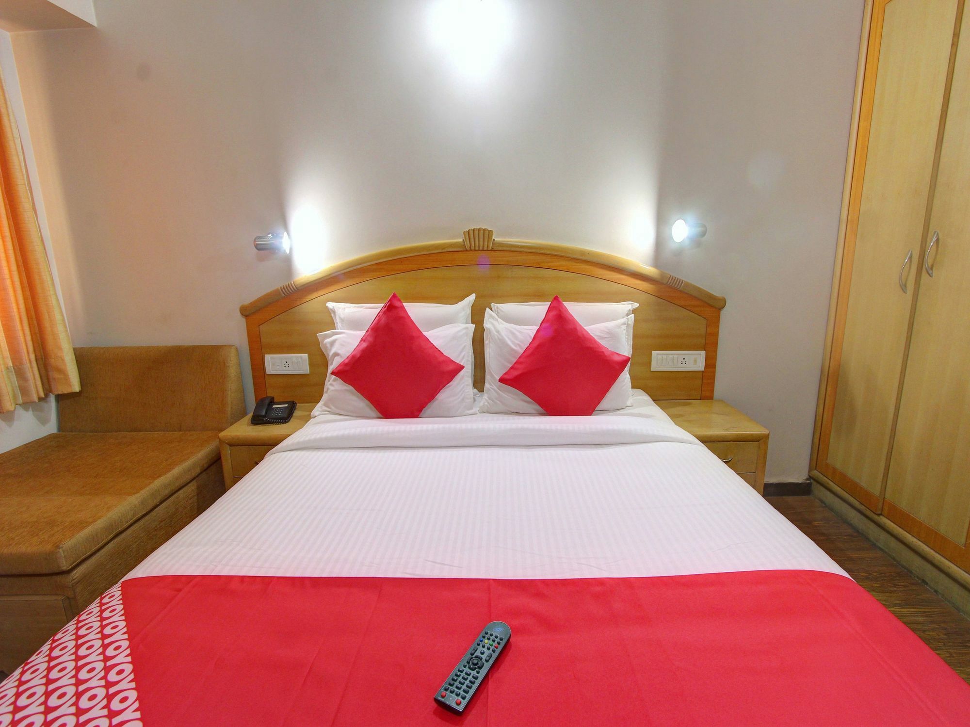 Oyo 15781 Shree Adiga Residency Inn
