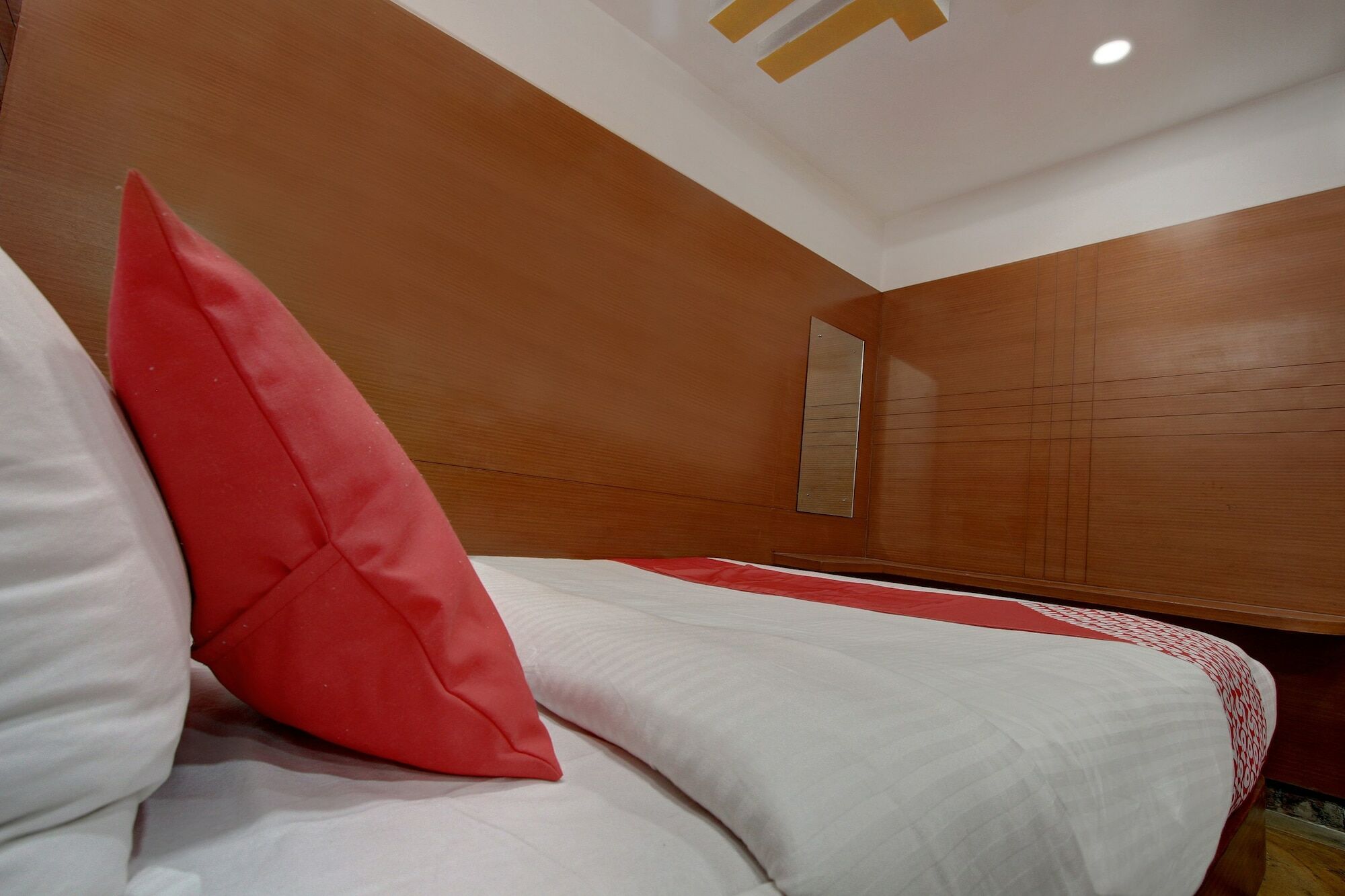 Hotel Oyo 19559 Pavithra Paradise Bangalore