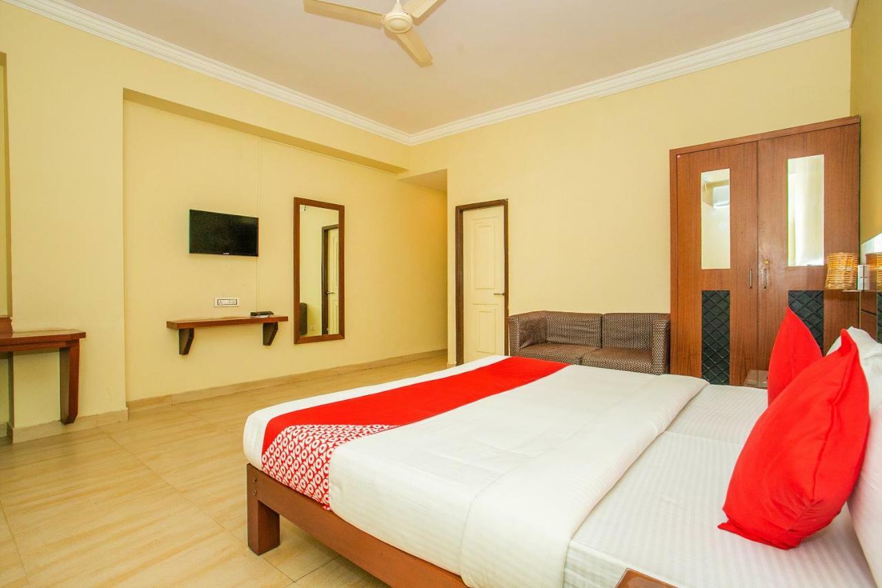Oyo Flagship 15777 Janpath F St Hotel