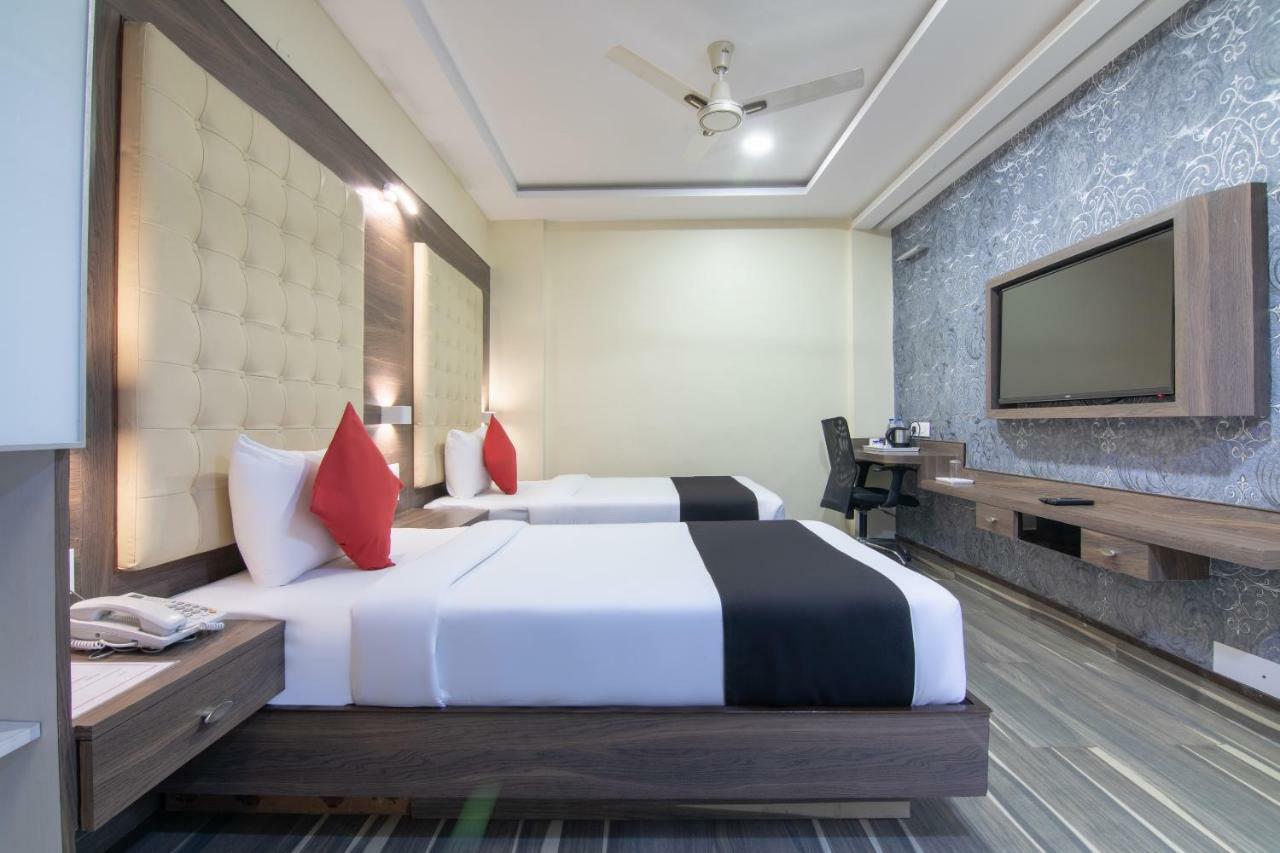 Capital O 18788 Phoenix & 3* Bangalore