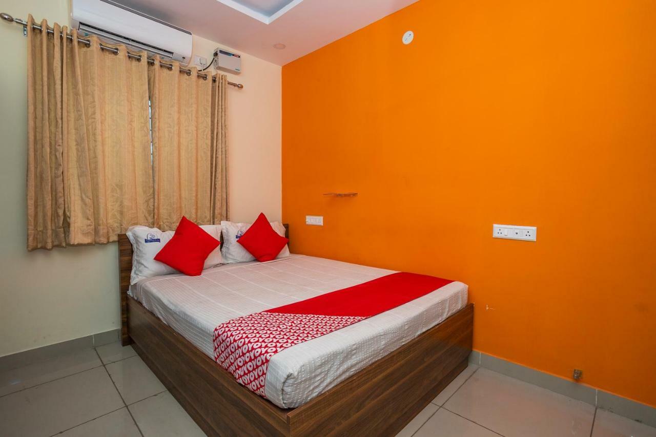 Oyo 38753 Shri Krishna Nandagokula Hotel