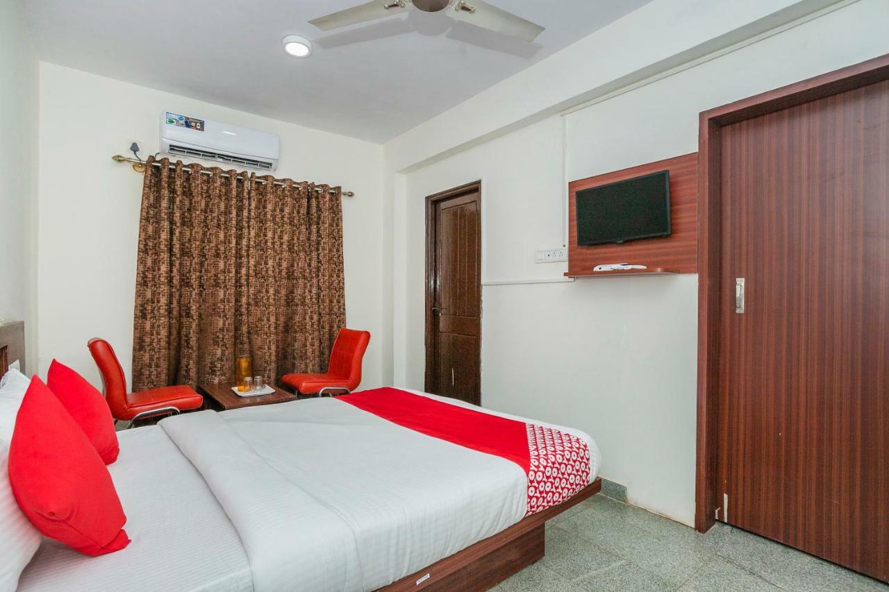 Oyo 22940 Sri Durga Residency