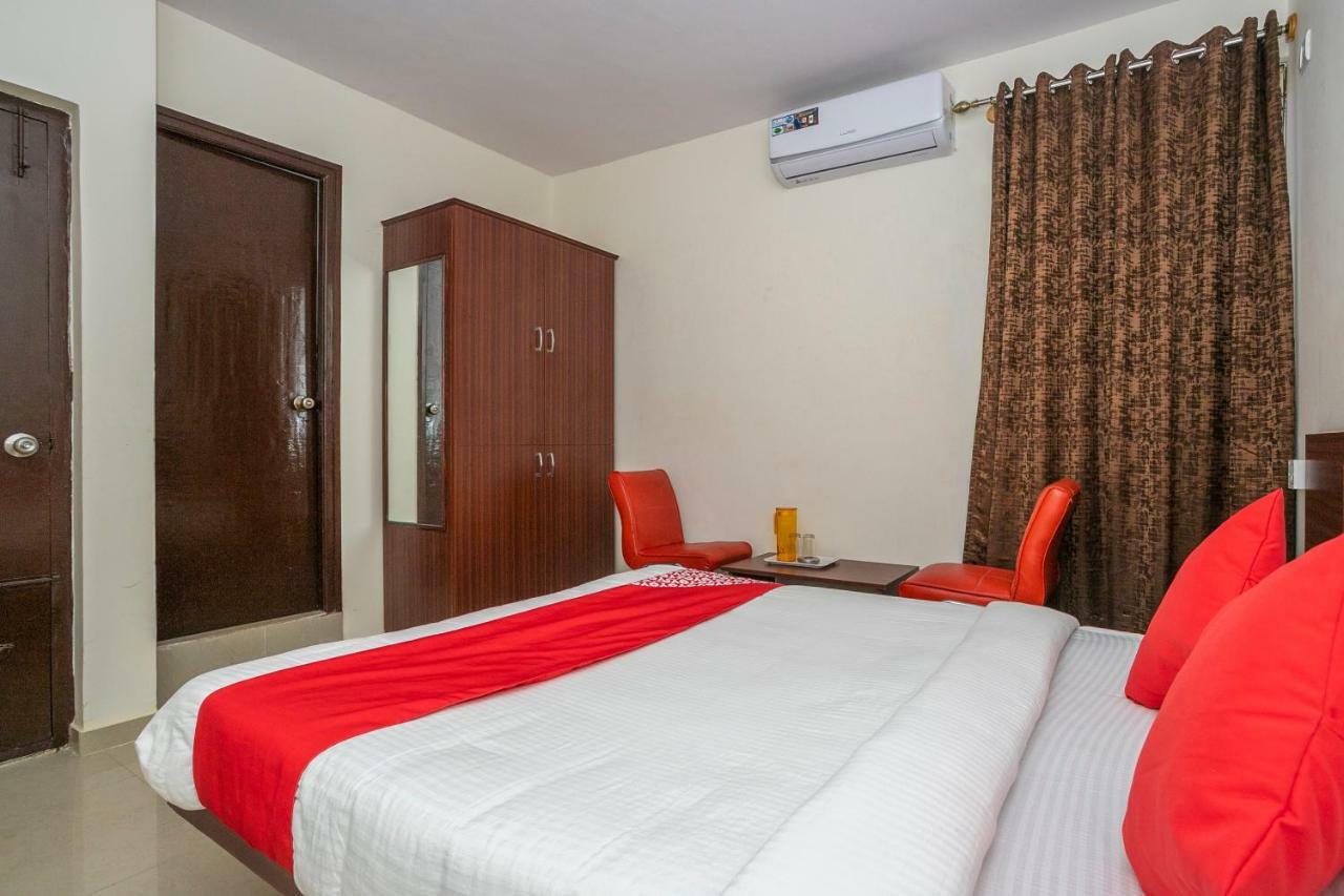 Oyo 22940 Sri Durga Residency 3* Bangalore