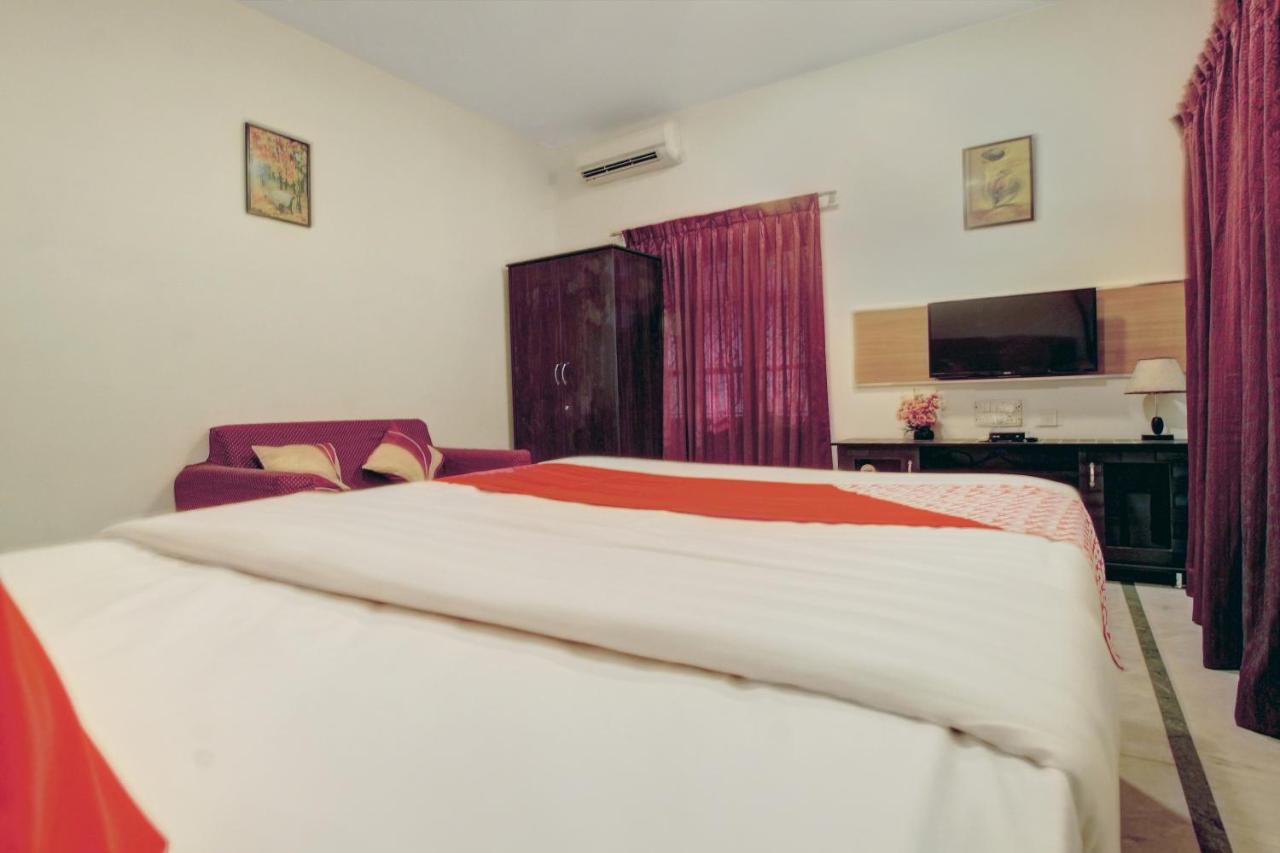 Oyo 37916 Paradise Business Hotel