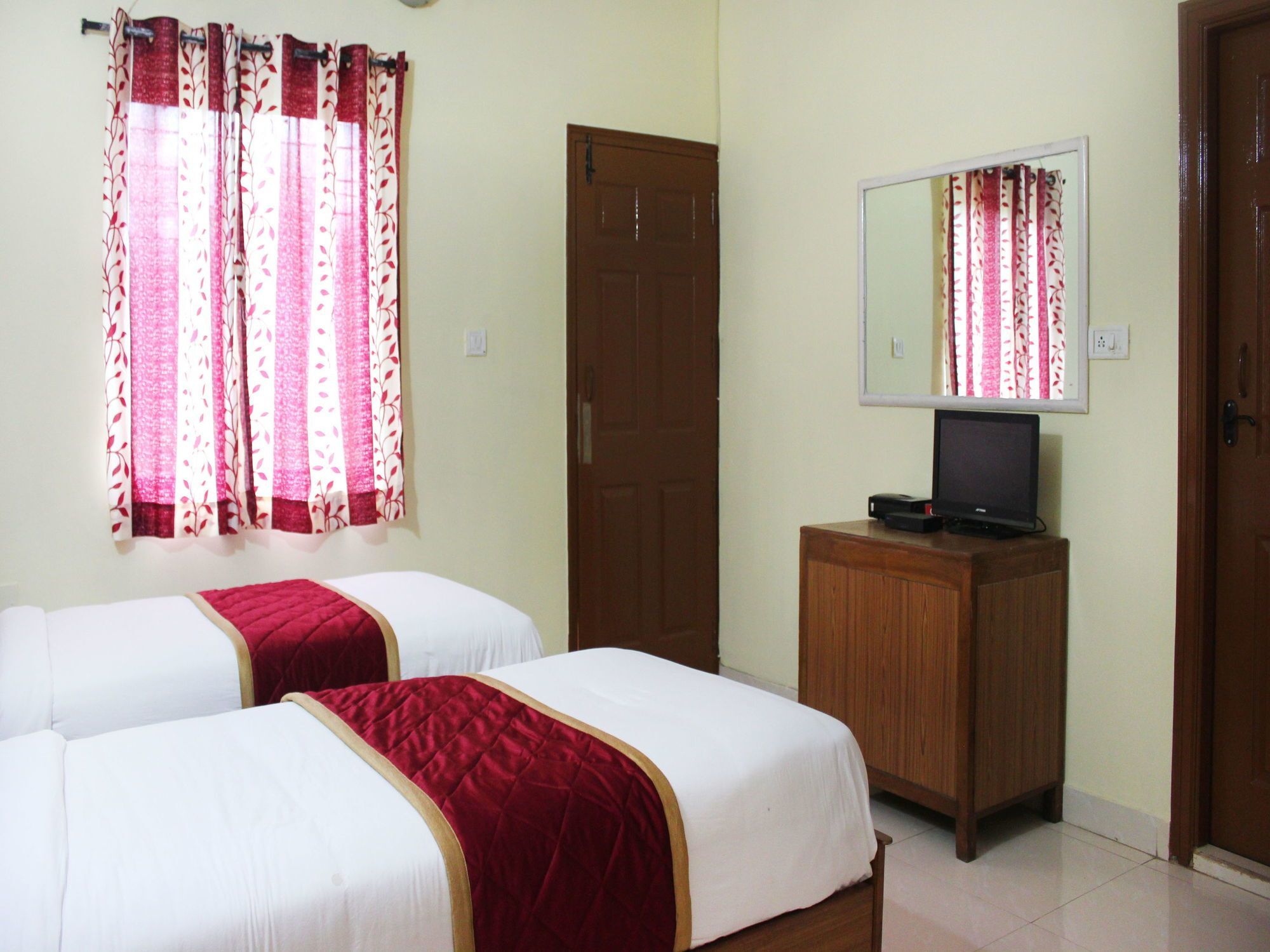 Oyo 2998 Honeydew Habitat Hotel