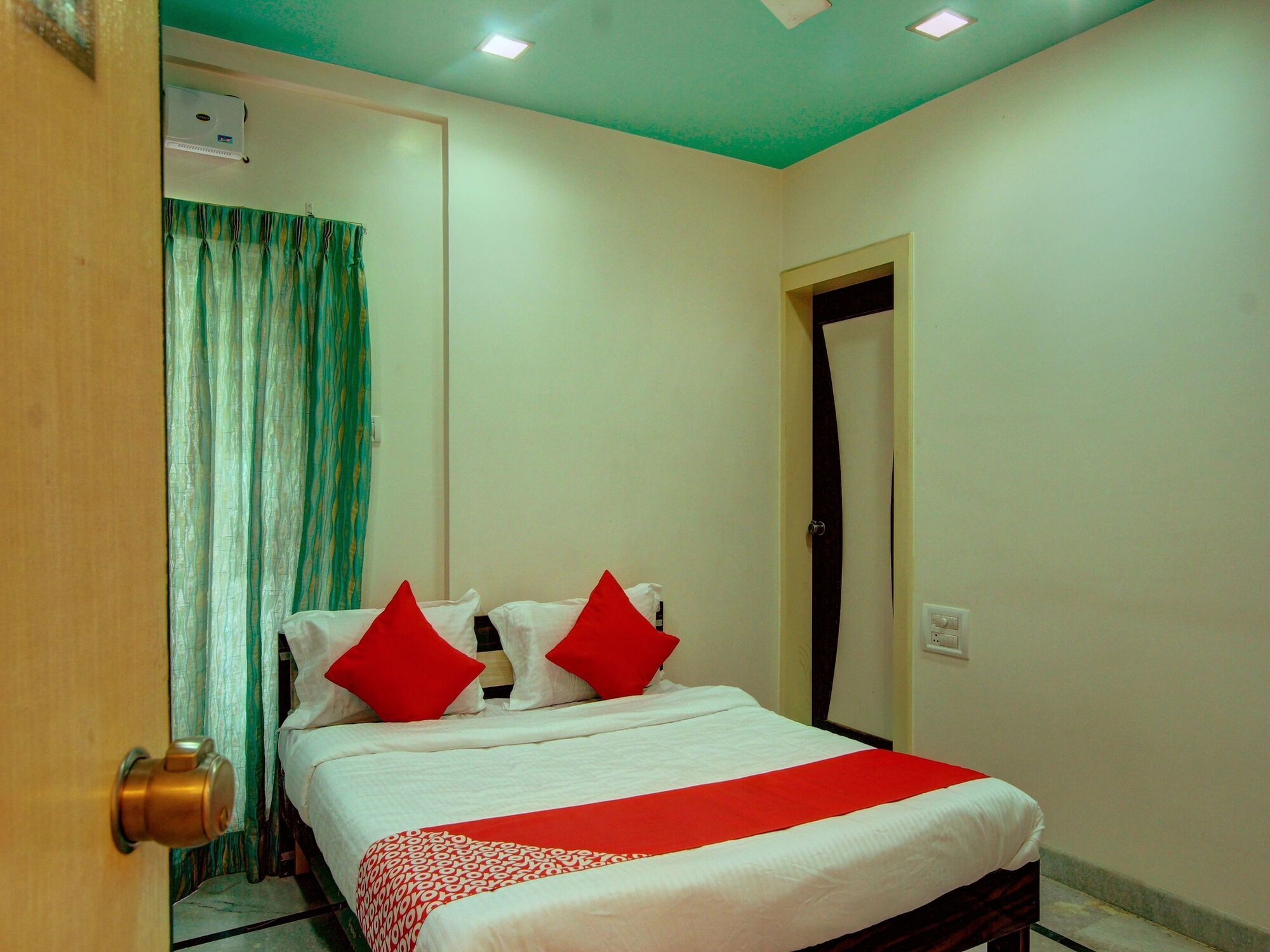 Hotel Oyo 17116 Lng Hospitality 2*