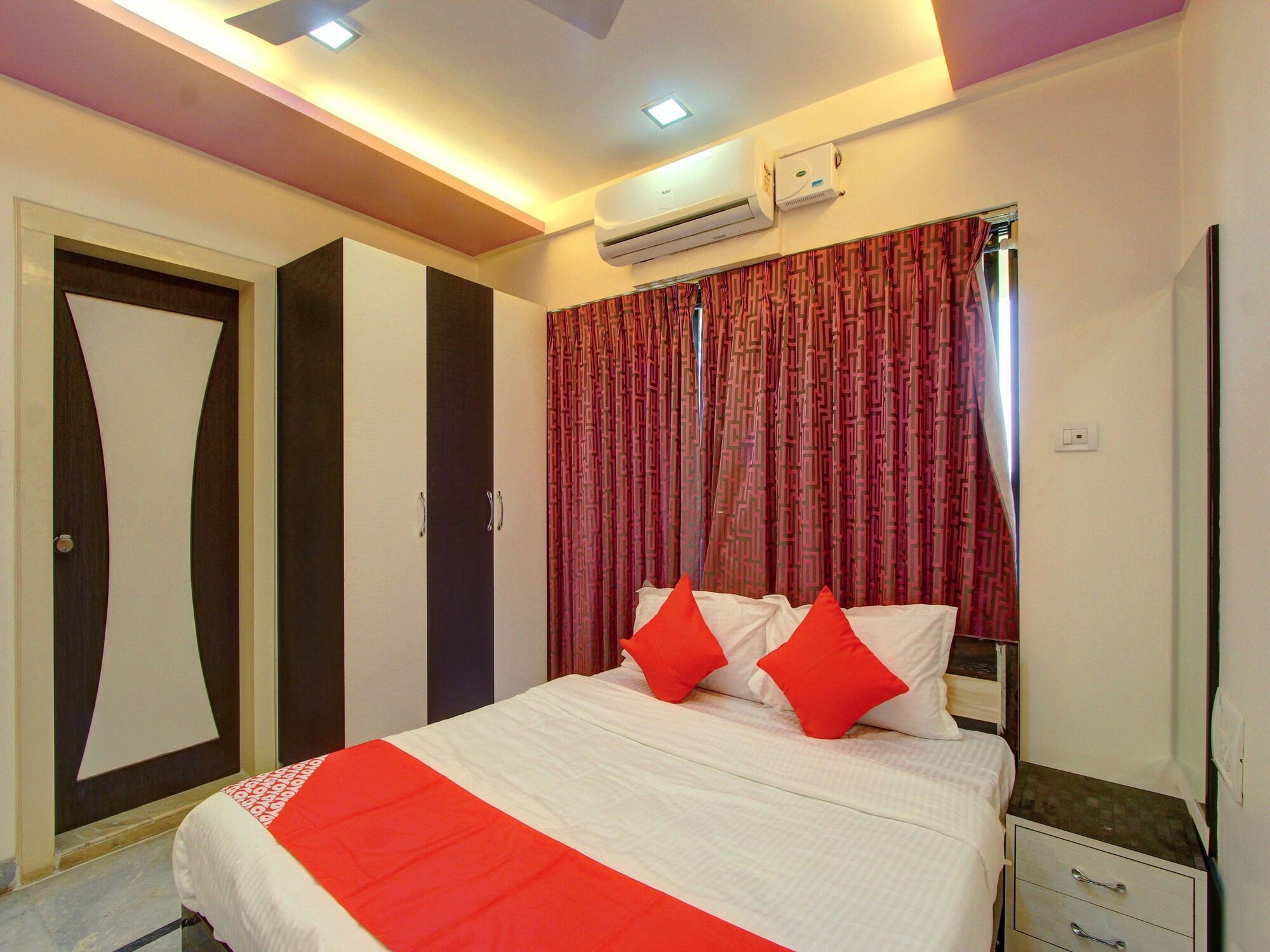 Hotel Oyo 17116 Lng Hospitality Bangalore