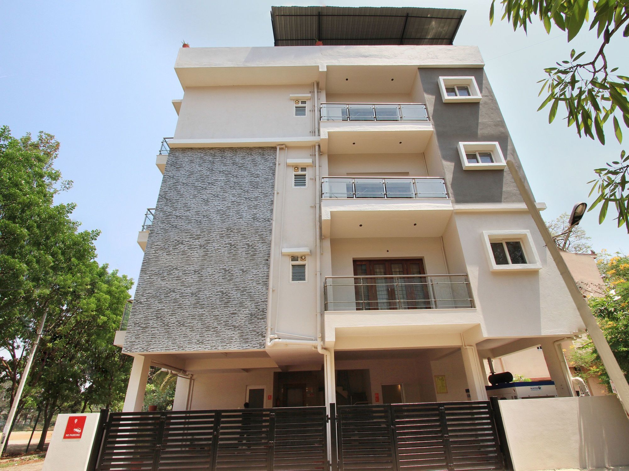 Oyo 12962 Mafroosha Corporate * Bangalore