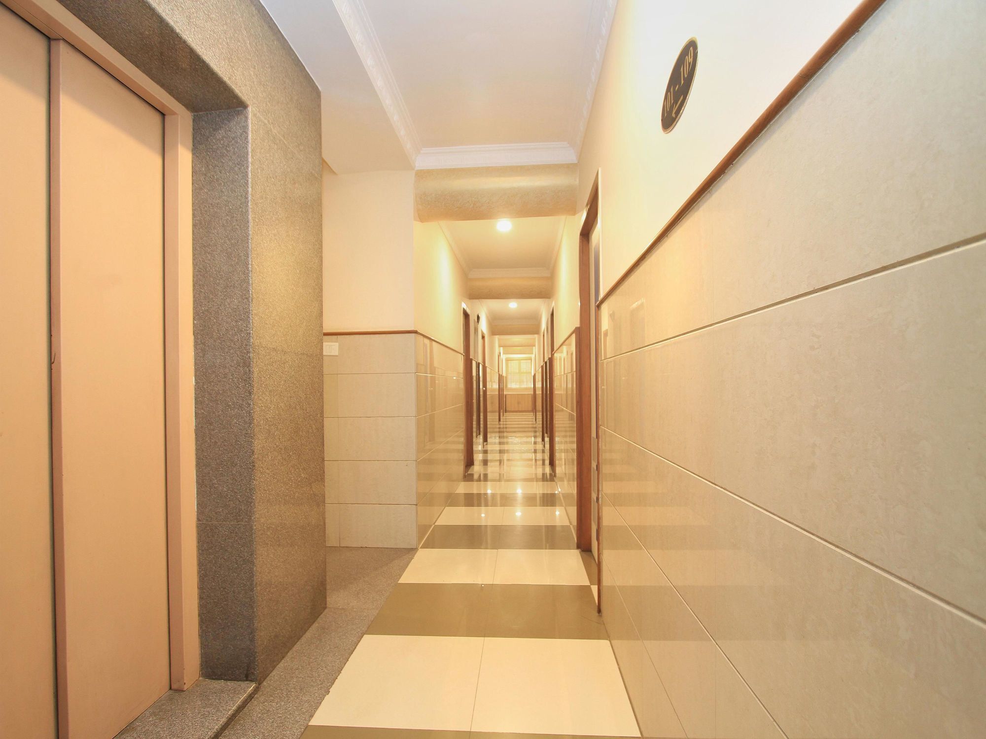Hotel Oyo 9633 Srinidhi Residency 2*
