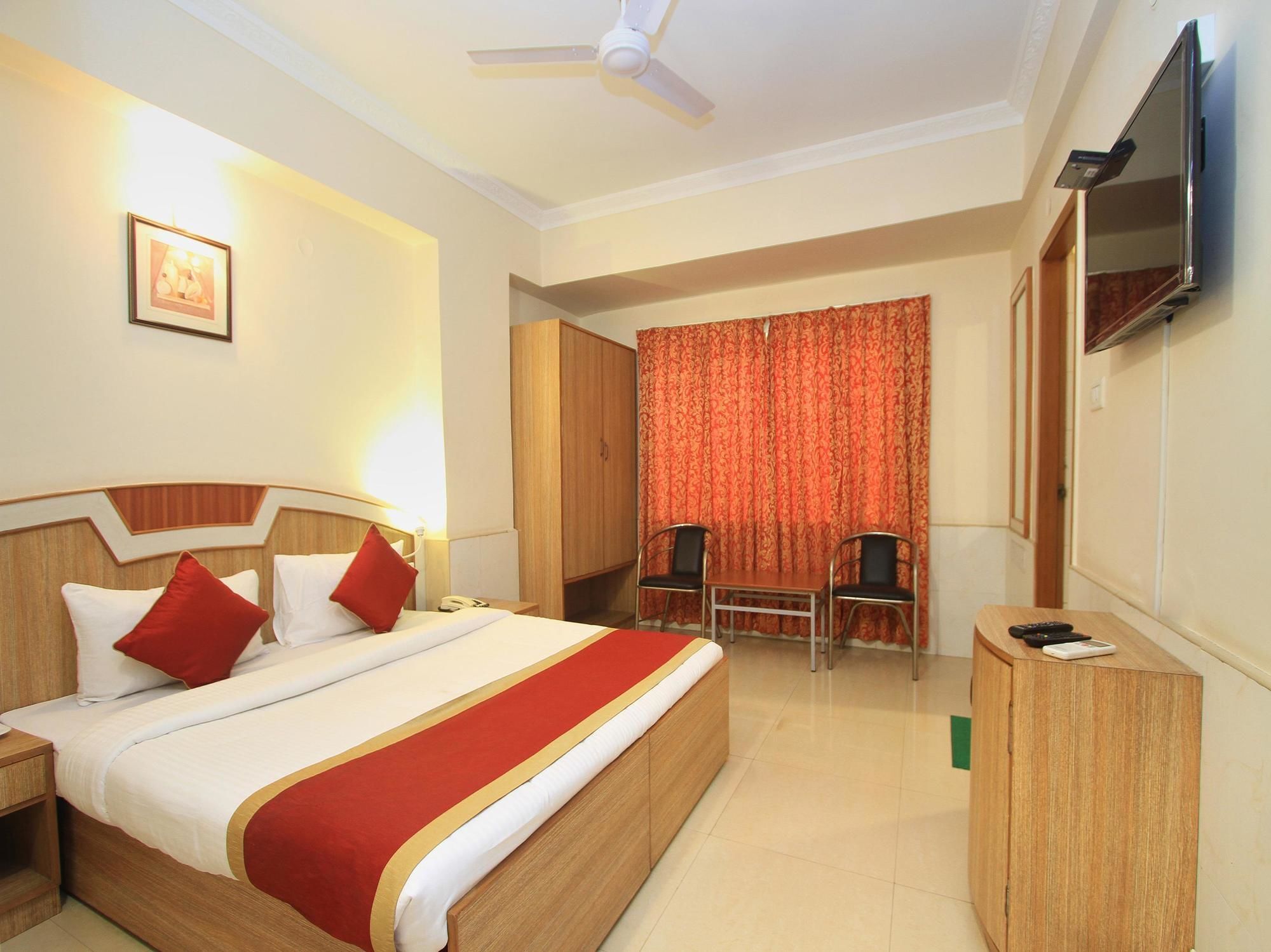 Oyo 9633 Srinidhi Residency Hotel 2*