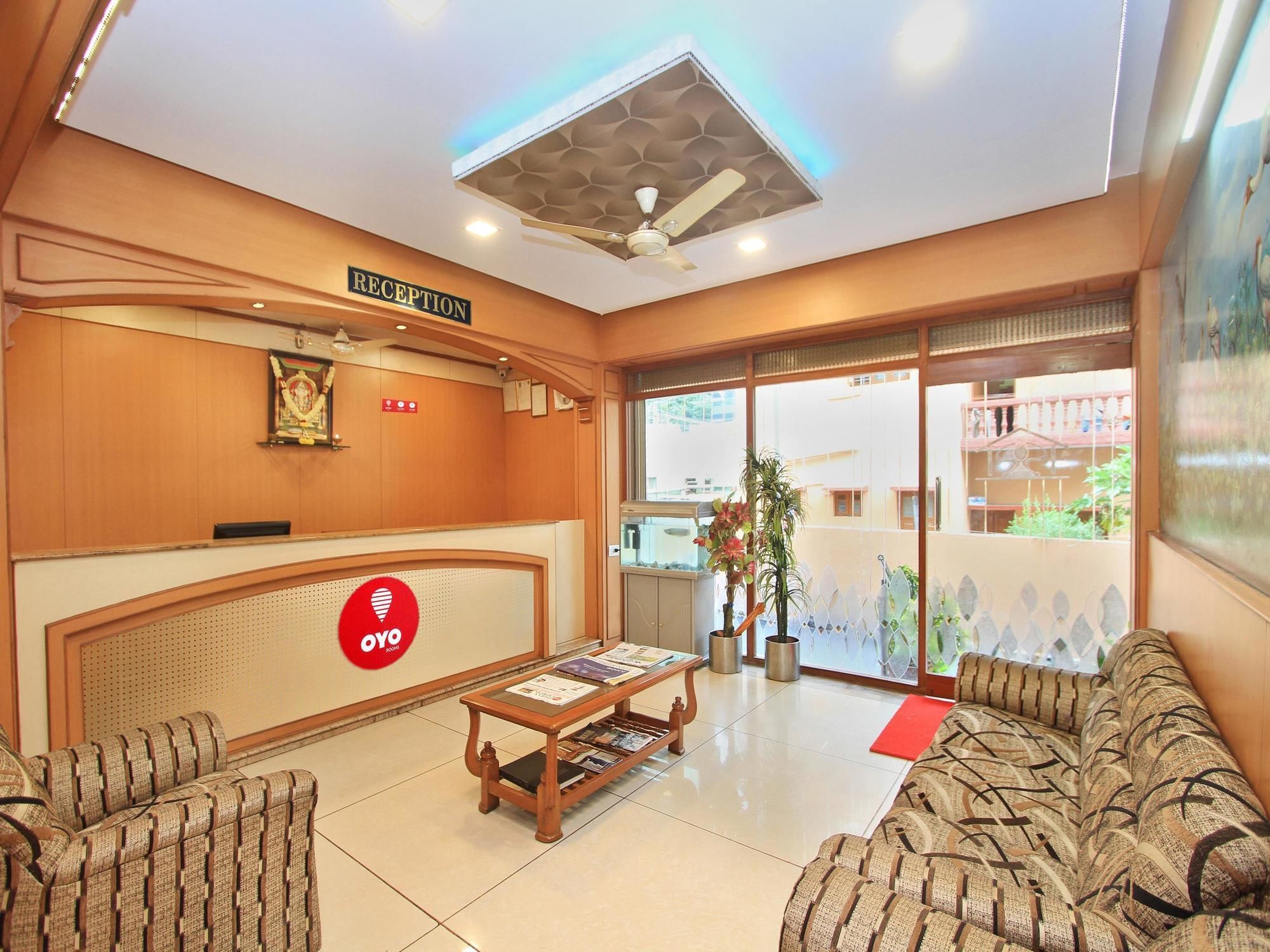 Hotel Oyo 9633 Srinidhi Residency