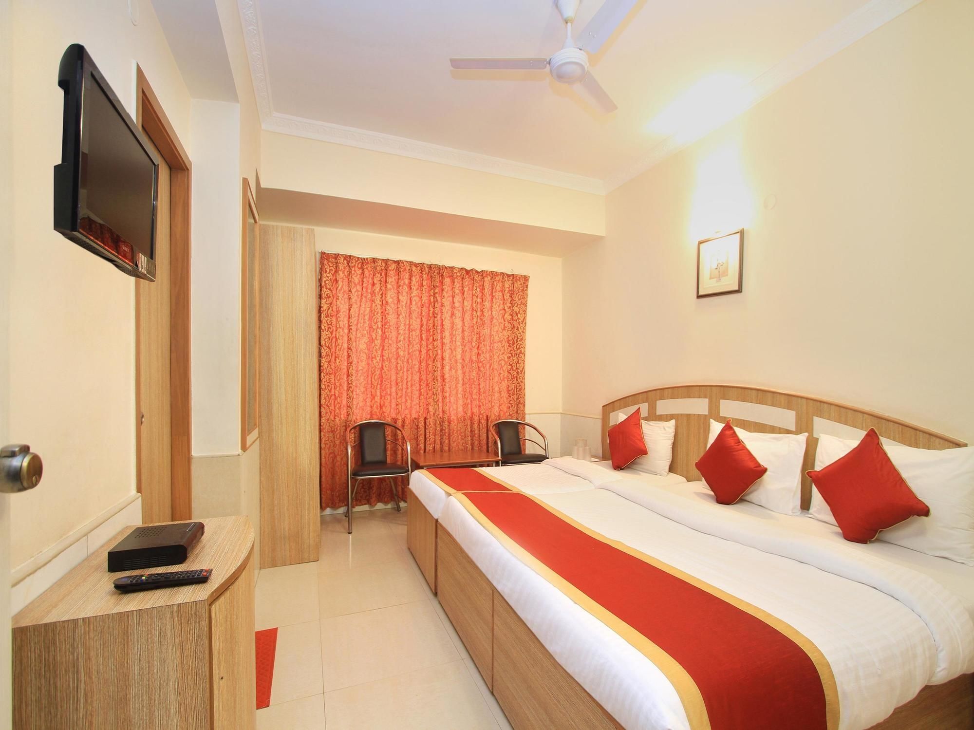 Oyo 9633 Srinidhi Residency Bangalore