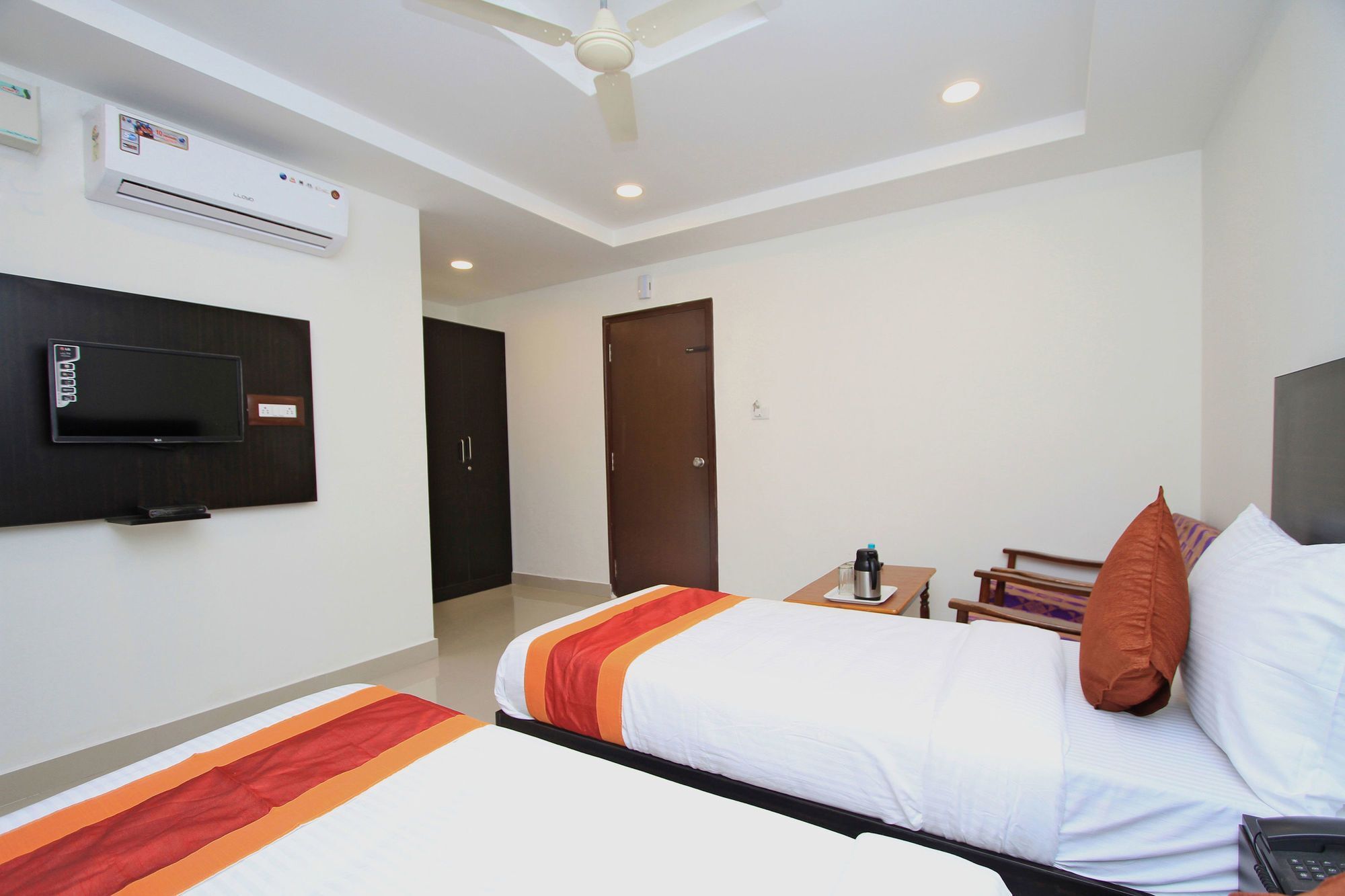 Oyo 4733 Champion Residency Bangalore