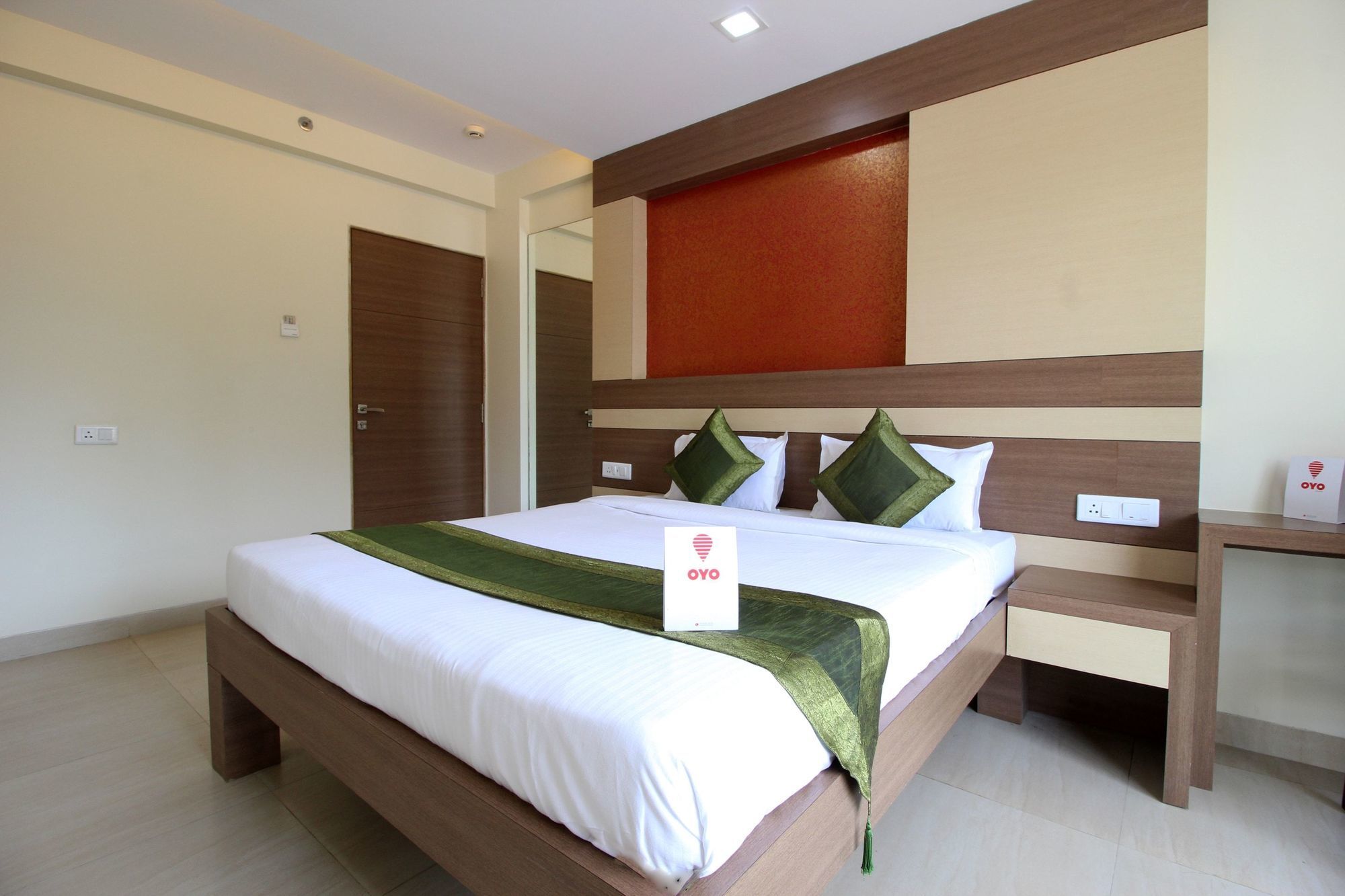 Oyo 4733 Champion Residency Bangalore