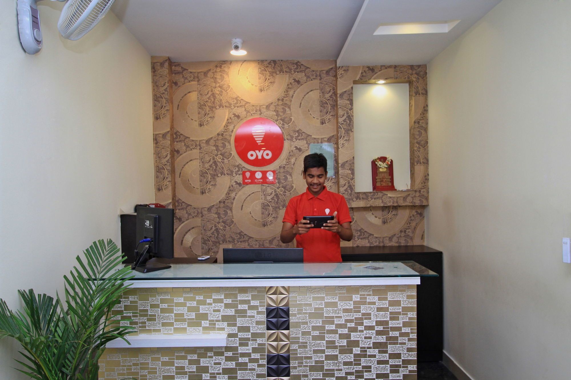 Hotel Oyo 4733 Champion Residency Bangalore