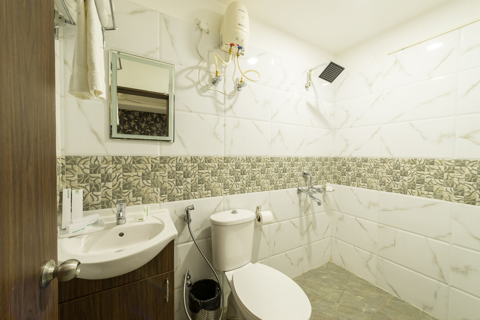 Treebo Shree Krishn Comfort Hotel 2*