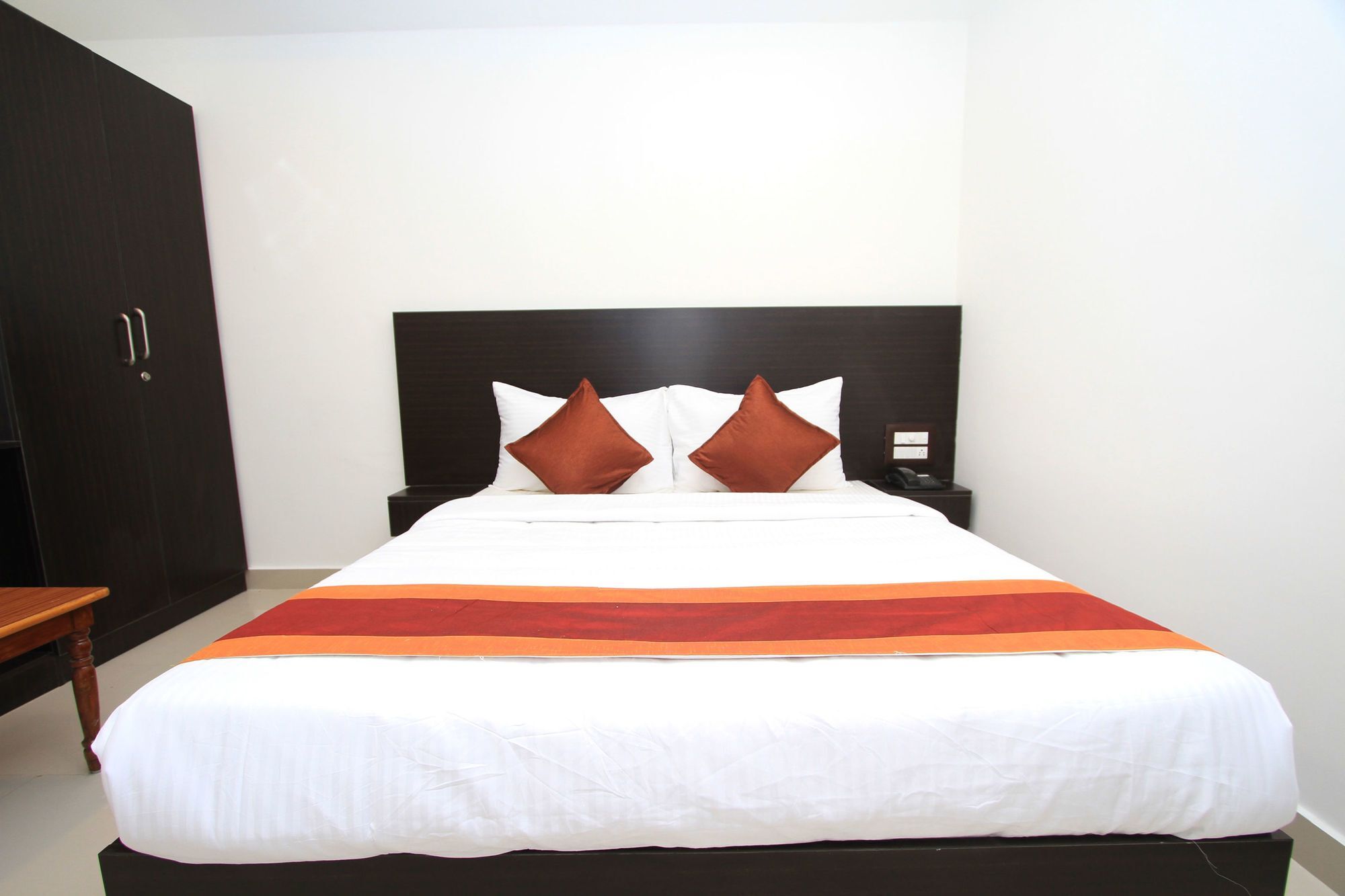 Oyo 4733 Champion Residency Hotel Bangalore