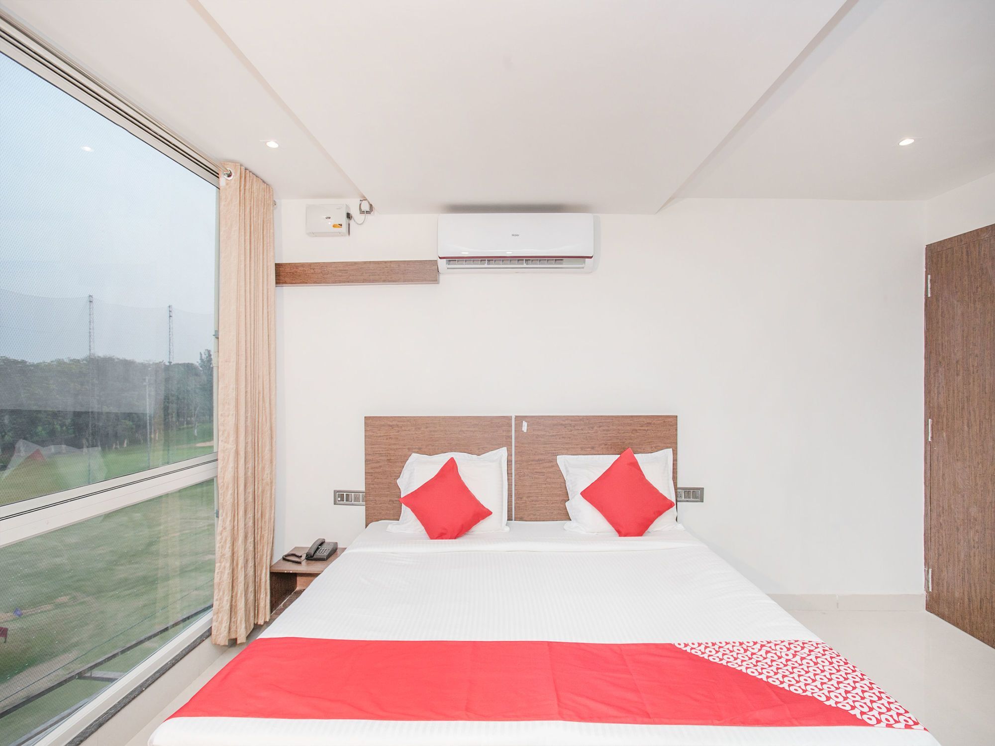 O Corner Golf View Near Embassy Golf Link Business Park Hotel Bangalore