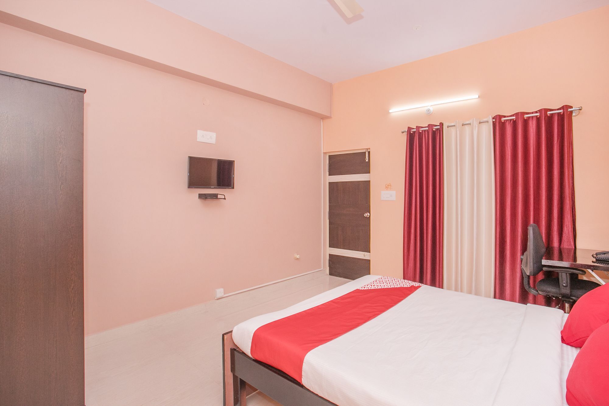 Oyo 11640 Aaira Hotel