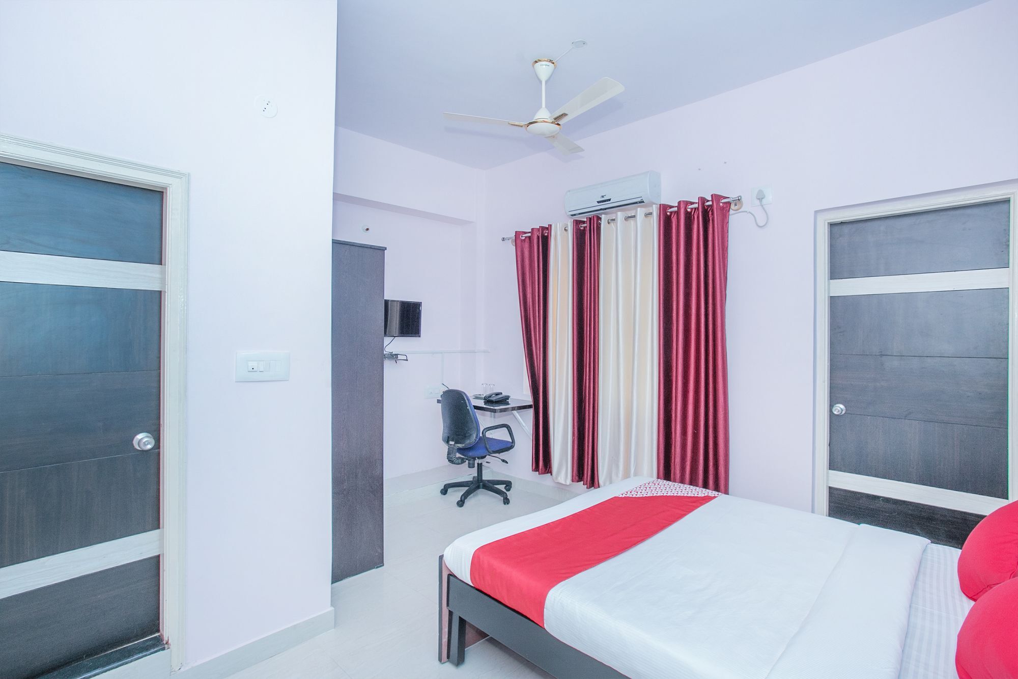 Oyo 11640 Aaira Bangalore