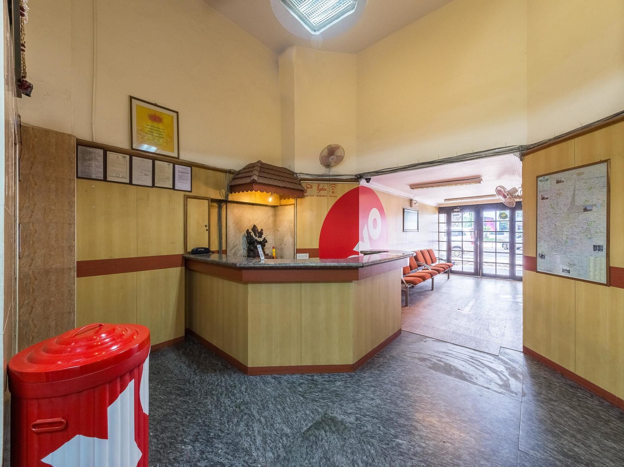 Oyo Mg Road Trinity Circle 3*