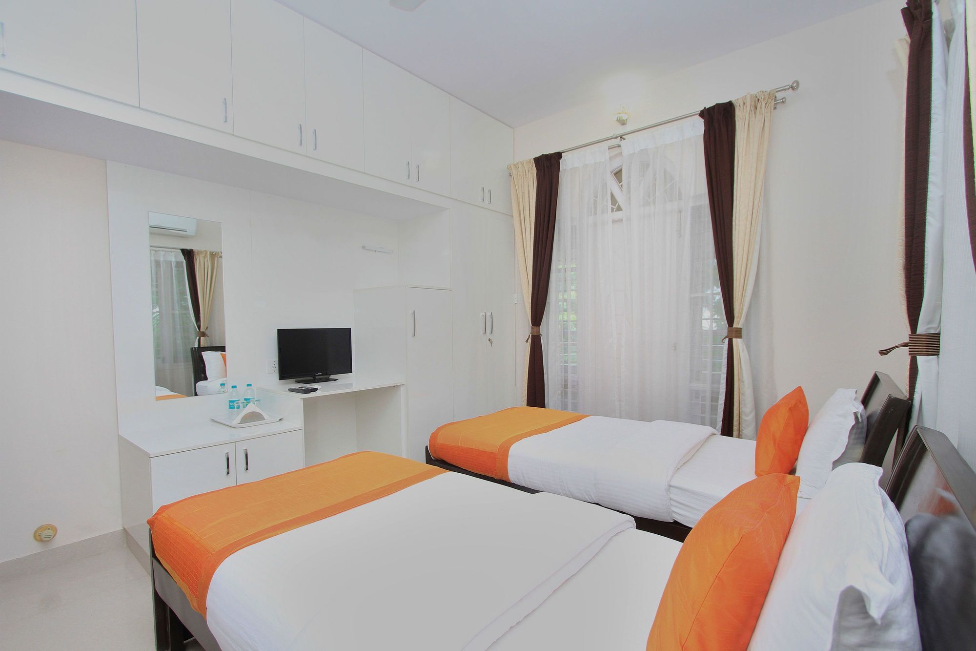 Hotel Oyo 9988 Hennur Road