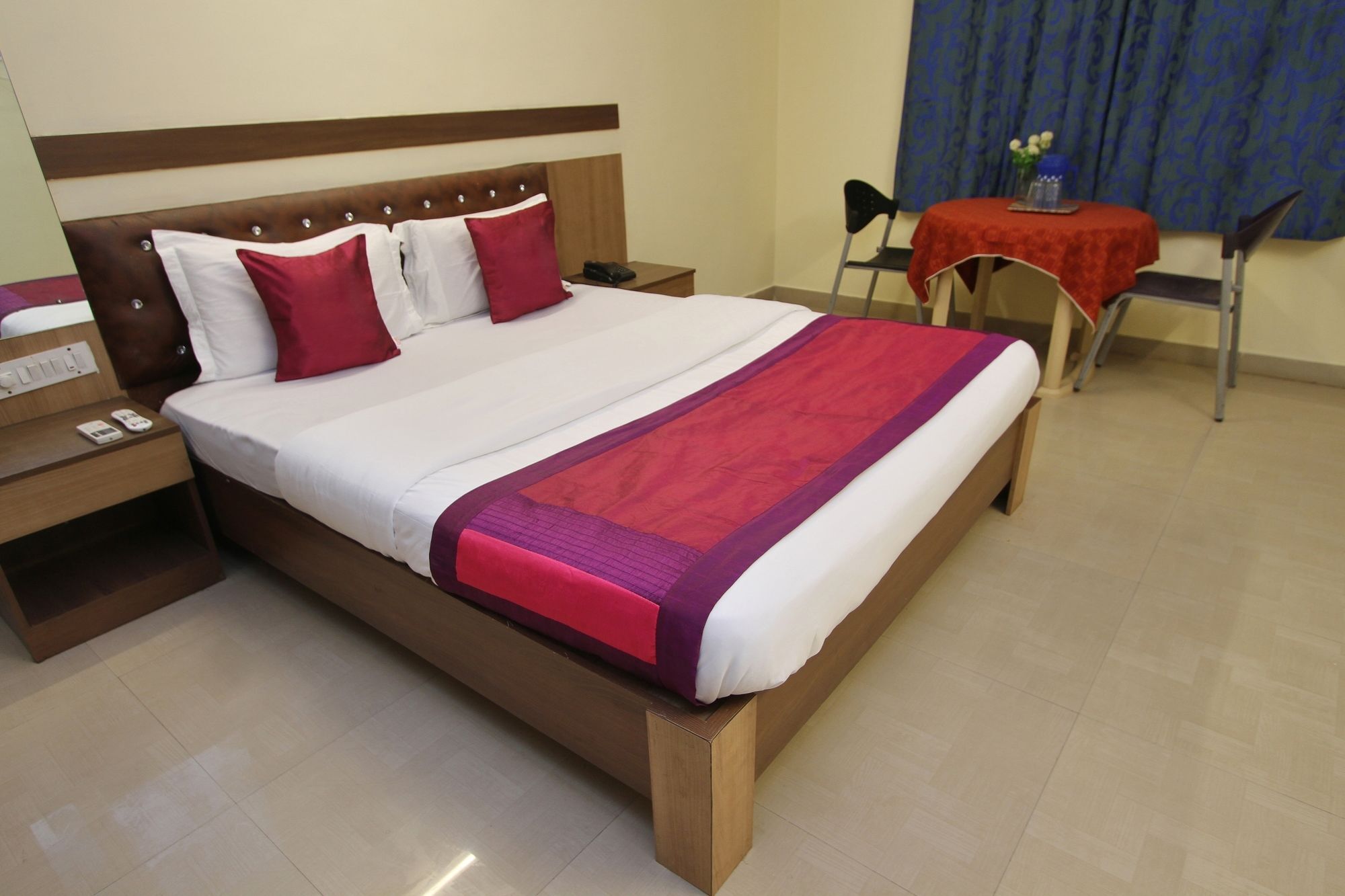Oyo 648 Cottonpet Hotel 3*