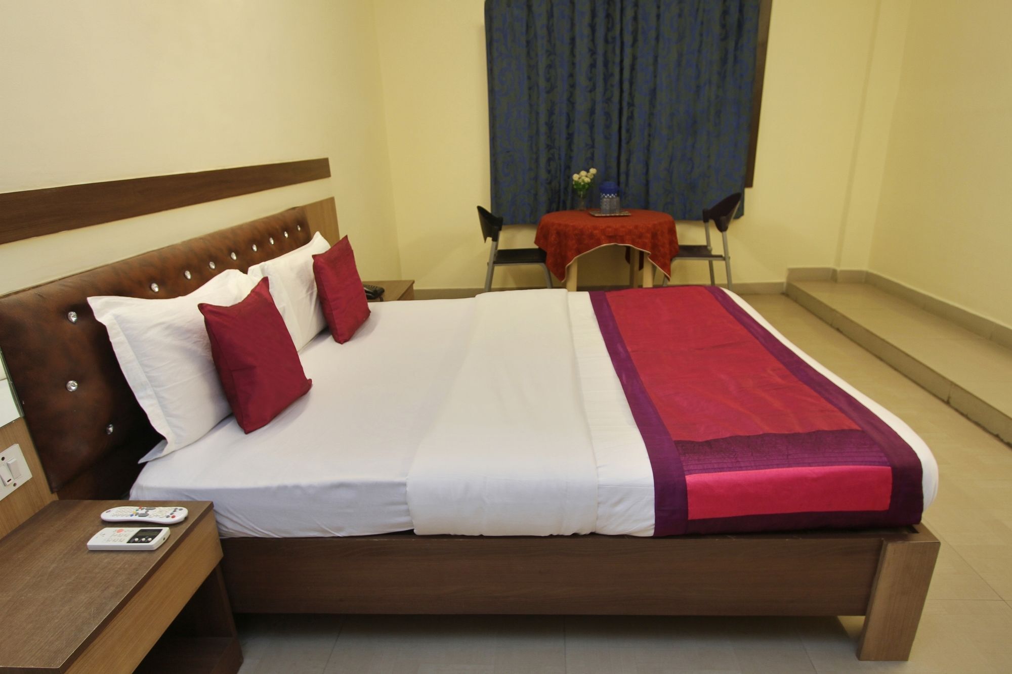 Oyo 648 Cottonpet Hotel 3*