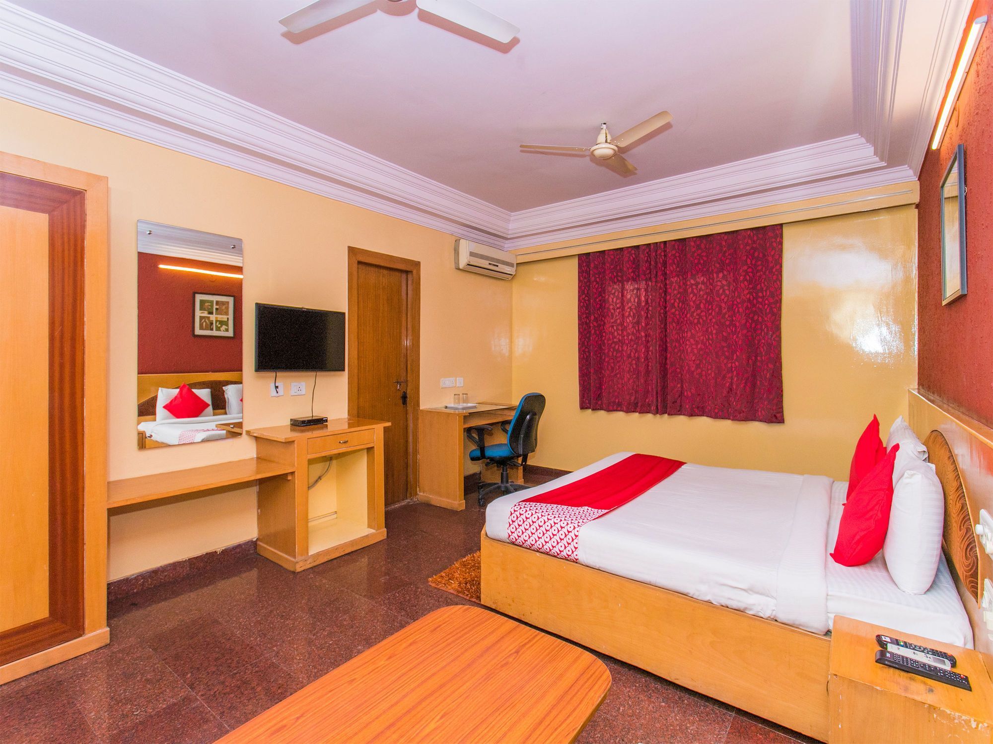 Hotel Oyo 330 Koramangala Maharaja Signal 2*