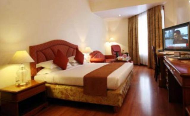 Hotel The Capitol Bangalore