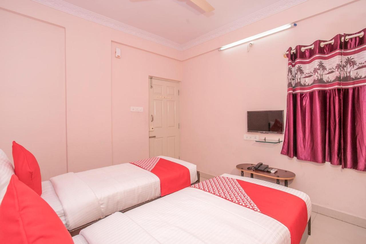 Hotel Oyo Flagship 10363 Sri Balaji & Restaurent Bangalore