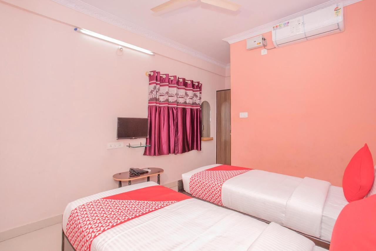 Hotel Oyo Flagship 10363 Sri Balaji & Restaurent 3*