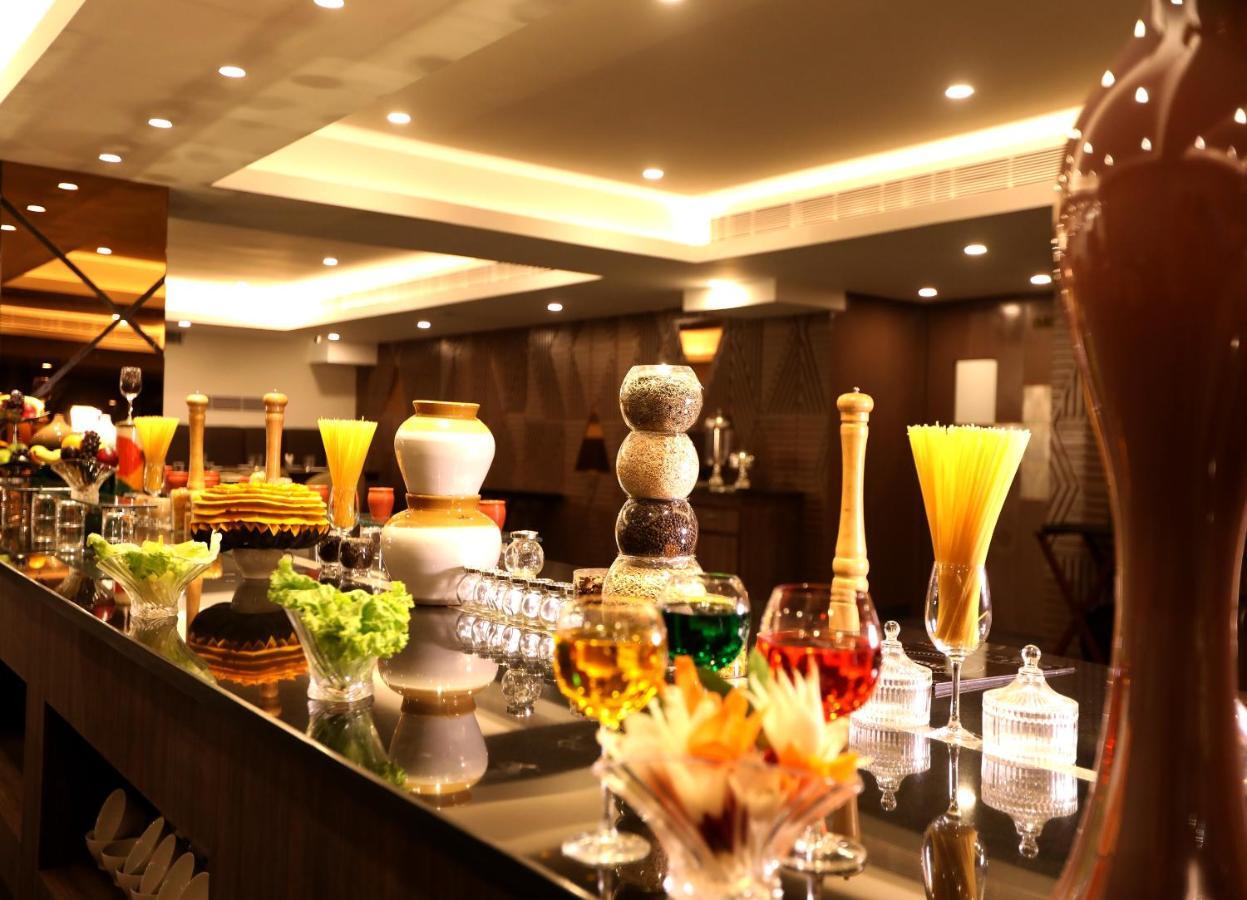 Shravanthi Sarovar Portico 4*